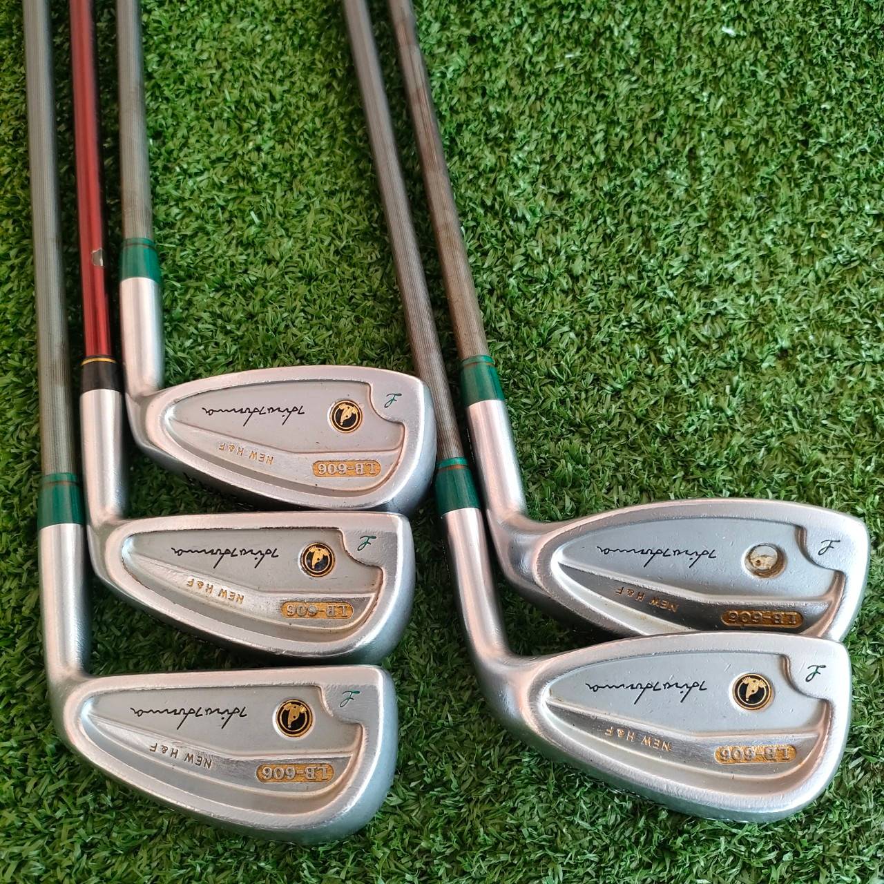** ไม้กอล์ฟสำหรับผู้หญิง ** ชุดเหล็ก HONMA LB606 NEW H&F มีเหล็ก 6,7,8,9,SW ก้าน SUPER LIGHT CAVITY SPECIAL ** ก้านระดับ 1 ดาว ** ไม้กอล์ฟมือสอง ของแท้ BY NakaraLuxurious