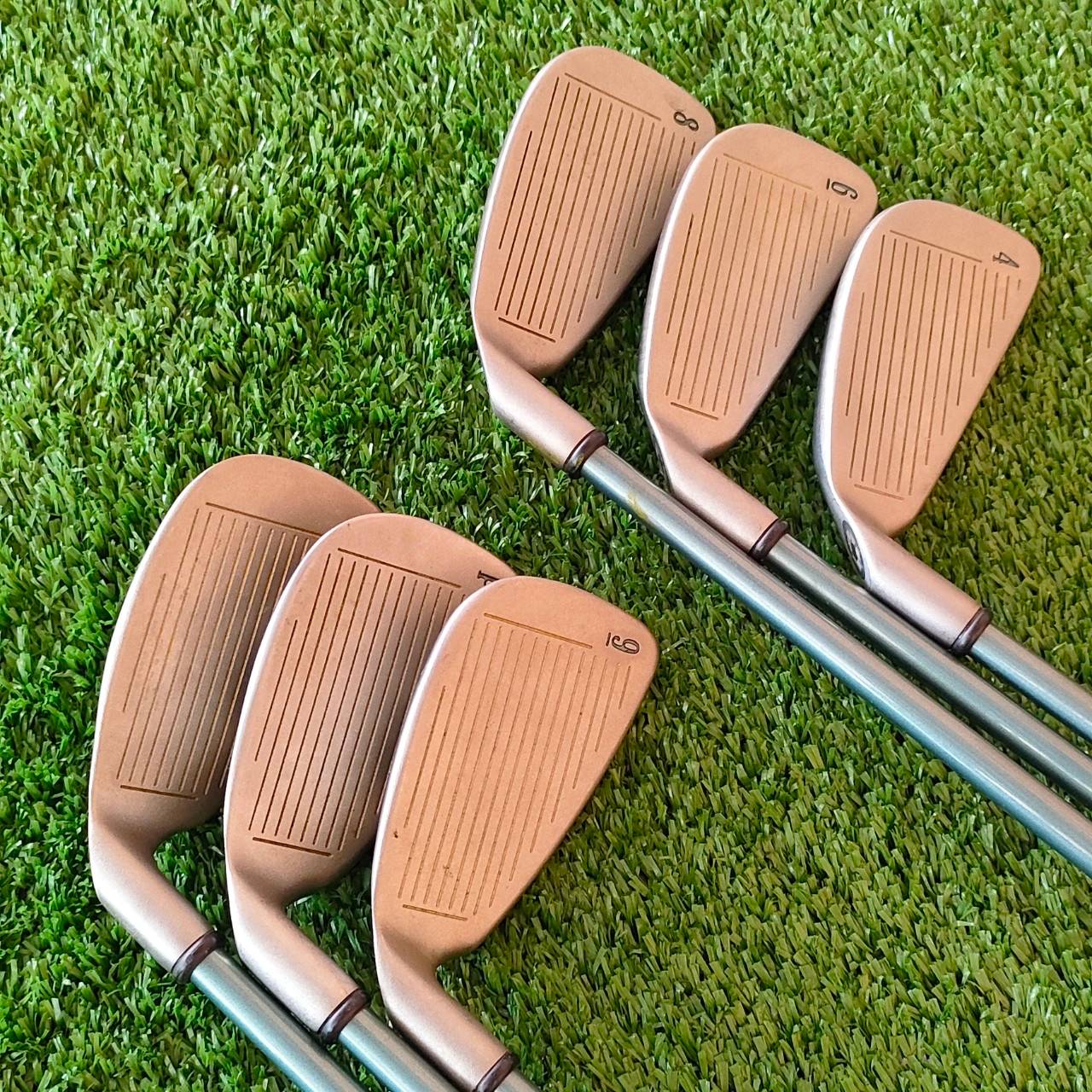 ** ไม้กอล์ฟสำหรับผู้หญิง ** ชุดเหล็ก CALLAWAY BIG BERTHA มีเหล็ก 4,6,8,9 เเละ PW ** ขาดเหล็ก 5 เเละ7 **