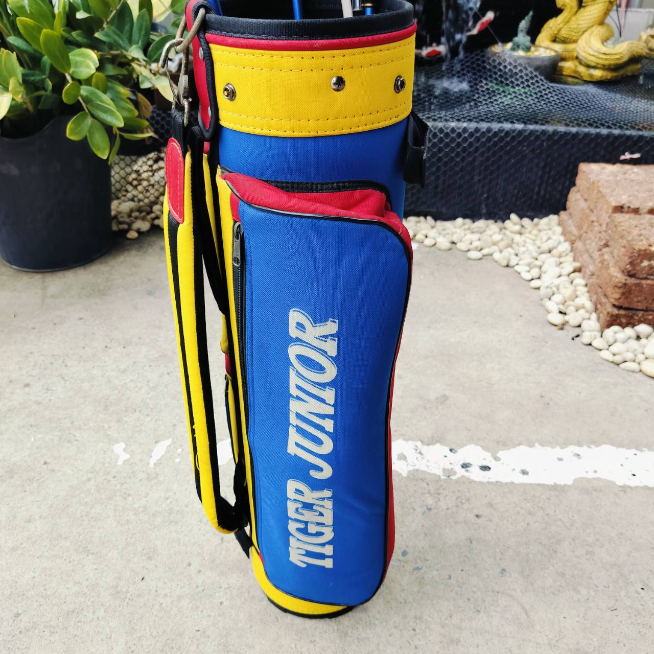 ชุดกอล์ฟเด็ก TIGER JUNIOR สภาพสวยเดิม ถุงกอล์ฟเดิมๆตรงรุ่น ชุดนี้เหล็ก 7 ยาว 32 นิ้ว ค่ะ ไม้กอล์ฟพรีเมี่ยมมือสอง ของแท้ By NakaraLuxurious