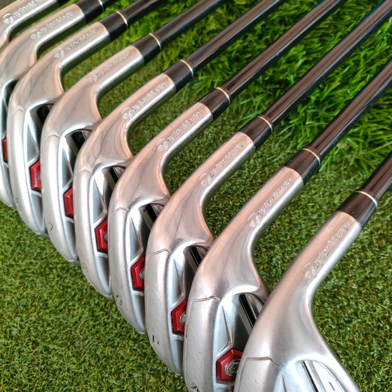 ชุดเหล็ก TAYLORMADE R11 สภาพสวยเลยครับ ก้าน FUJIKURA MOTORE FLEX R ตีดี ตีง่าย ตีไกลครับ สวยๆนานๆเข้ามา