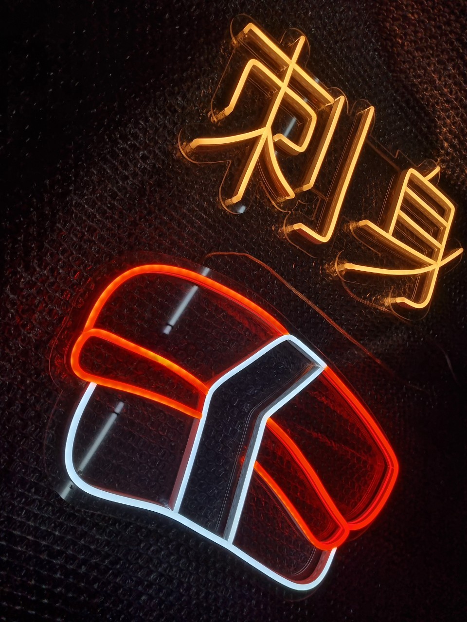 ไฟดัด ตกเเต่งร้านซูซิ