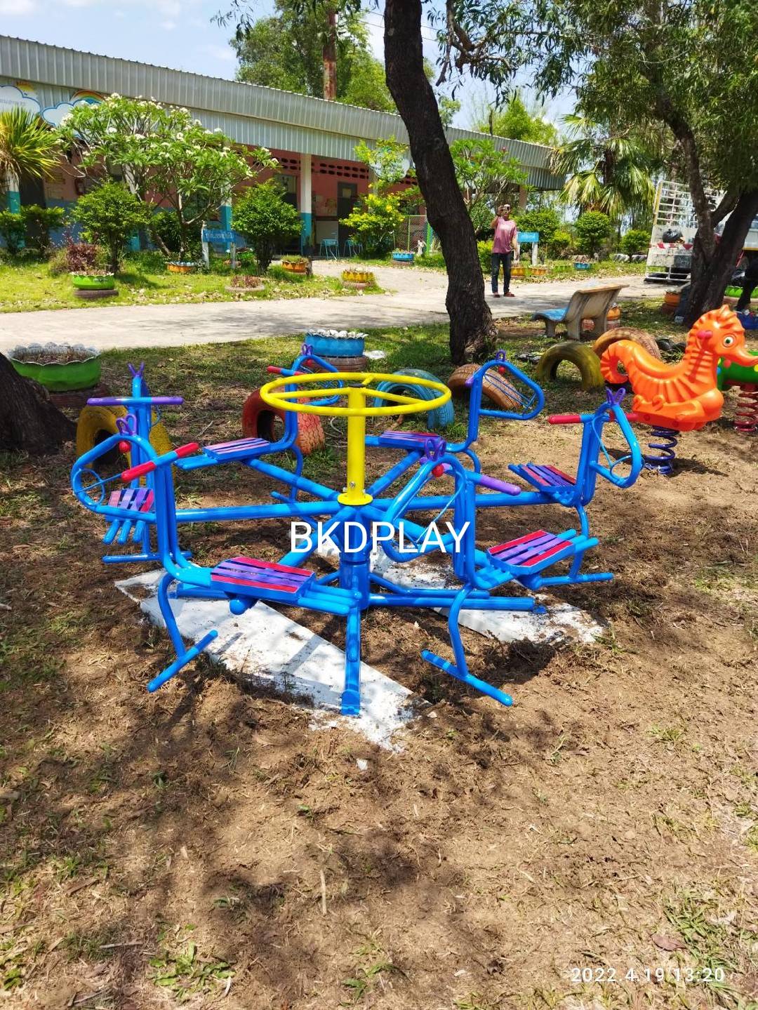 เครื่องเล่นสนาม กลางแจ้ง เหล็ก,ม้าหมุน 6 ที่ ปรับโครงสร้างตาม มอก. Outdoor Playground, ราคาโรงงาน สินค้าสั่งผลิต 10-20 วัน