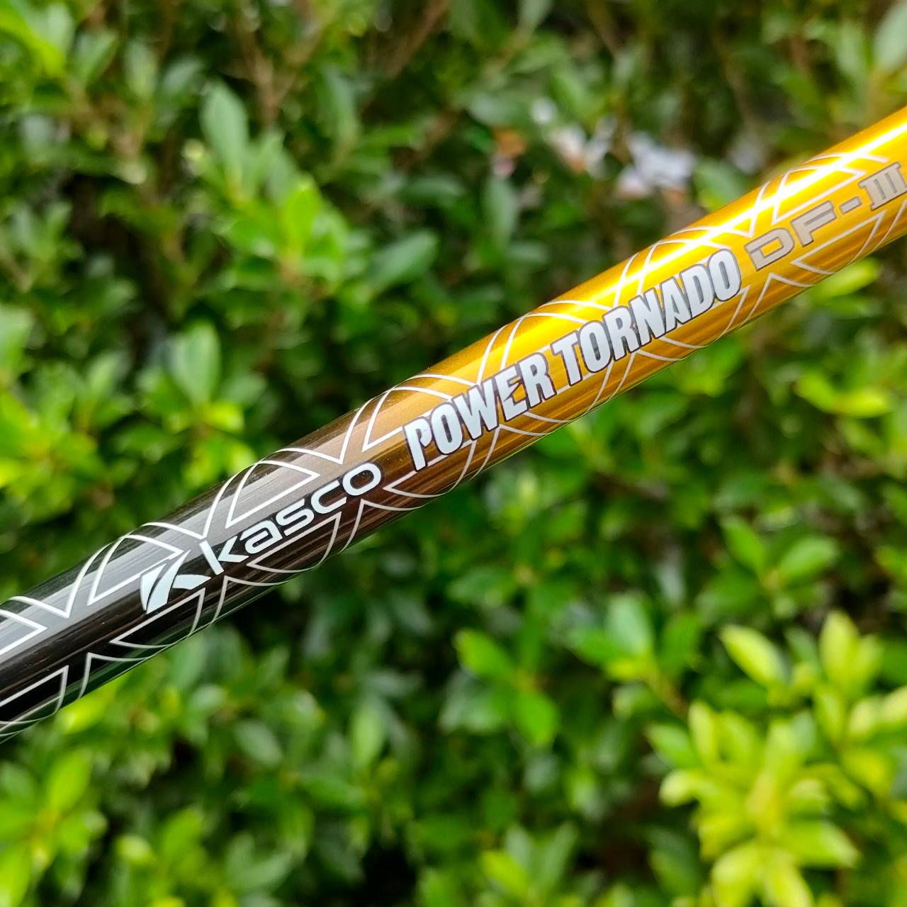 ชุดเหล็ก KASCO POWER TORNADO DF-III มีเหล็ก 5-9 PW AW SW ได้ทั้งหมด 8 ชิ้น ก้าน KASCO POWER TORNADO DF-III FLEX R เป็นชุดเหล็กหน้าเด้ง หน้า MARAGING ตีไกลสุด ตีไกลกว่าเหล็กปกติมากๆครับ