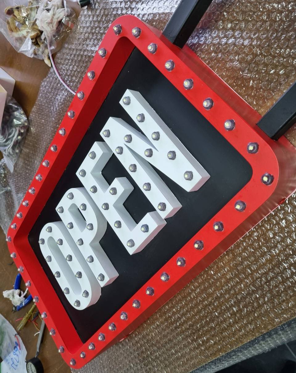 ป้ายไฟปิงปองหัวกระสุน ขนาด 50x30cm