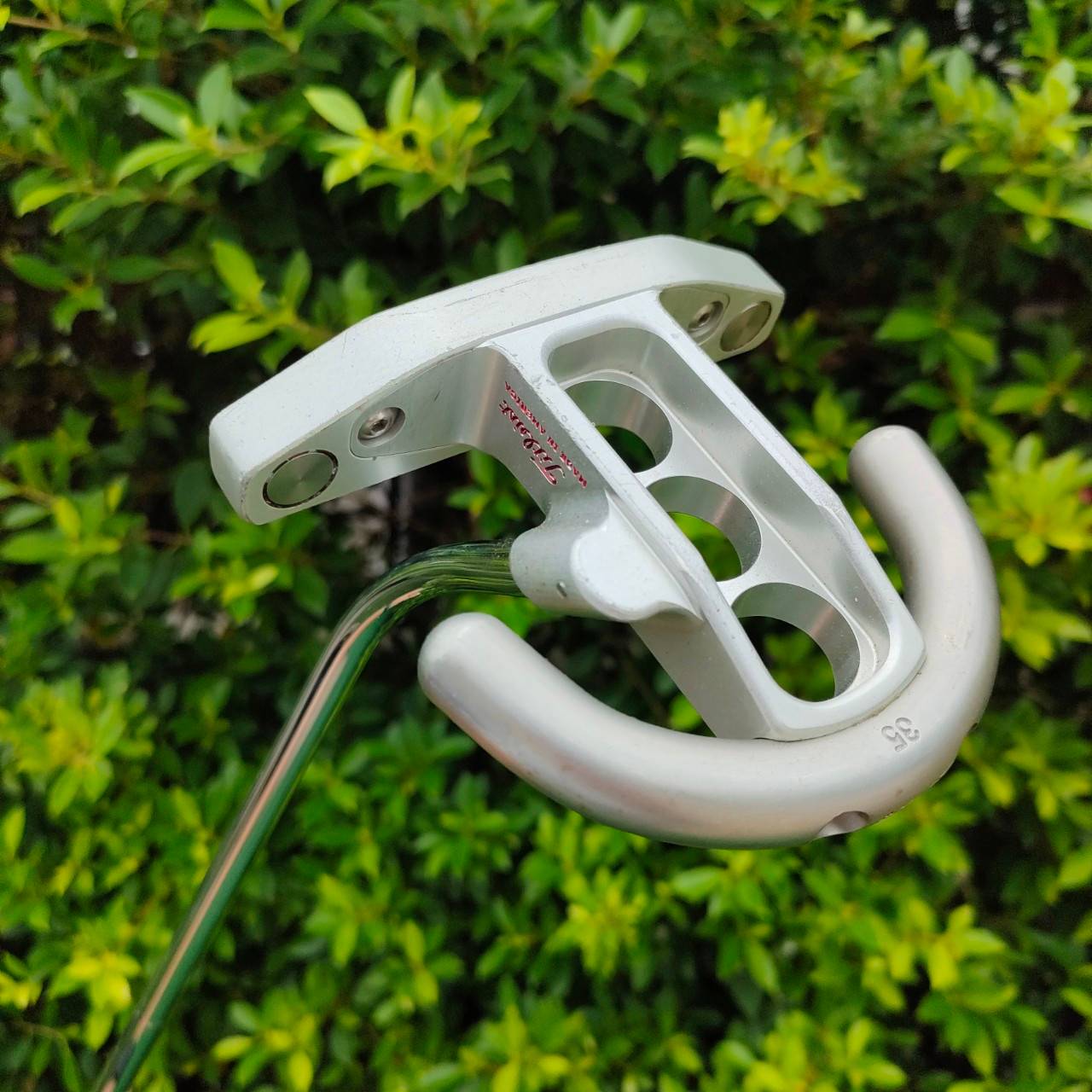 ** ไม้กอล์ฟสำหรับท่านที่ถนัดซ้าย ** PUTTER TITLEIST SCOTTY CAMERON FUTURA PATENT PENDING ตัวต้นแบบ ความยาว 35 นิ้ว ตรงรุ่น มีสลักไว้ ไม้กอล์ฟมือสอง ของแท้ BY NakaraLuxurious