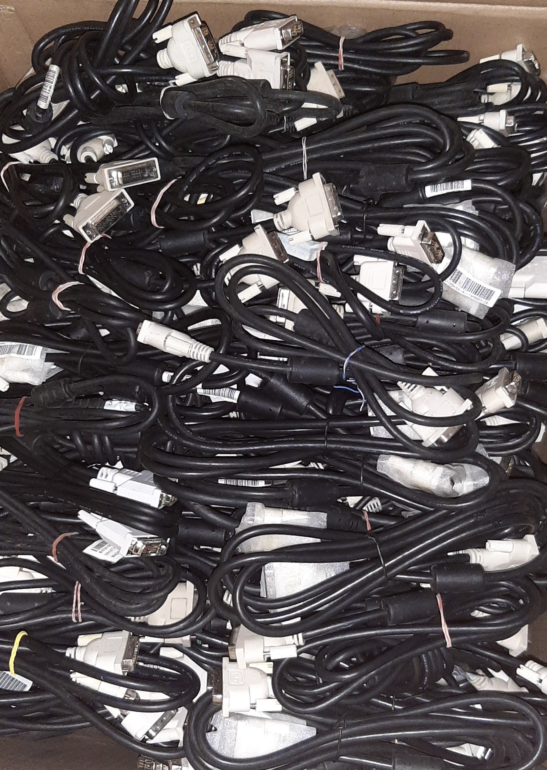 สาย DVI มือสองใช้งานได้ปกติ ไม่เก่ามาก สภาพดี ประกันร้าน 1 เดือน