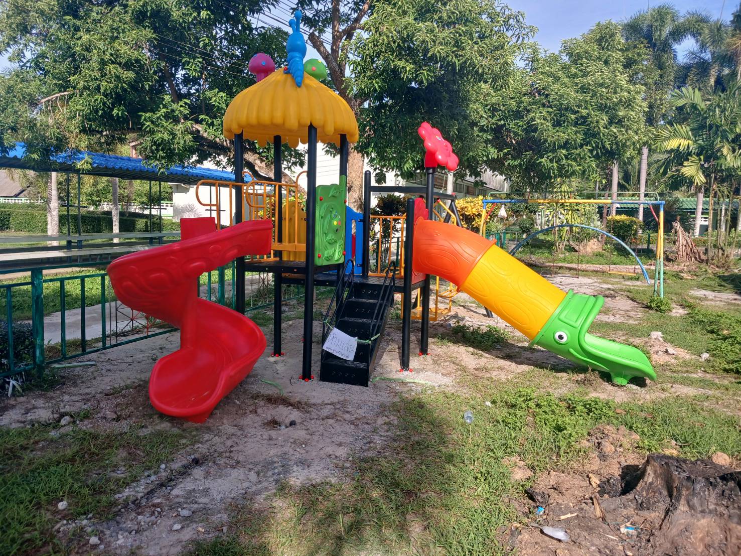 ส่งติดตัั้งฟรี เครื่องเล่นสนามกลางแจ้ง ชุดหลังคาหนอน ,สไลเดอร์ใหญ่,ครุภัณฑ์สนามเด็กเล่น,งบ.สพฐ,โครงการโรงเรียนประชารัฐ, เครื่องเล่นสนามระดับก่อนประถมศึกษา, งบประมาณ80,000
