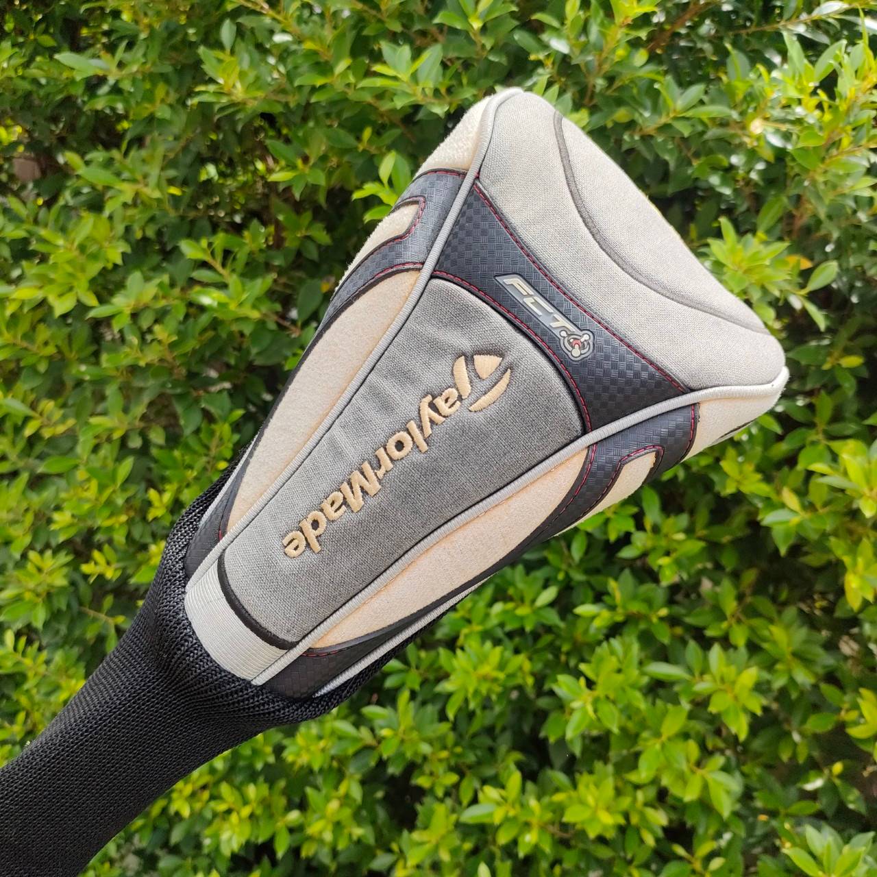 DRIVER TAYLORMADE R9 MAX รุ่น MAX ตีไกลสุดขีด ก้าน FUJIKURA MOTORE FLEX SR องศา 9.5 เป็นรุ่นหน้าเด้งที่สุดของ R9!! ไม้กอล์ฟมือสอง ของแท้ BY NakaraLuxurious