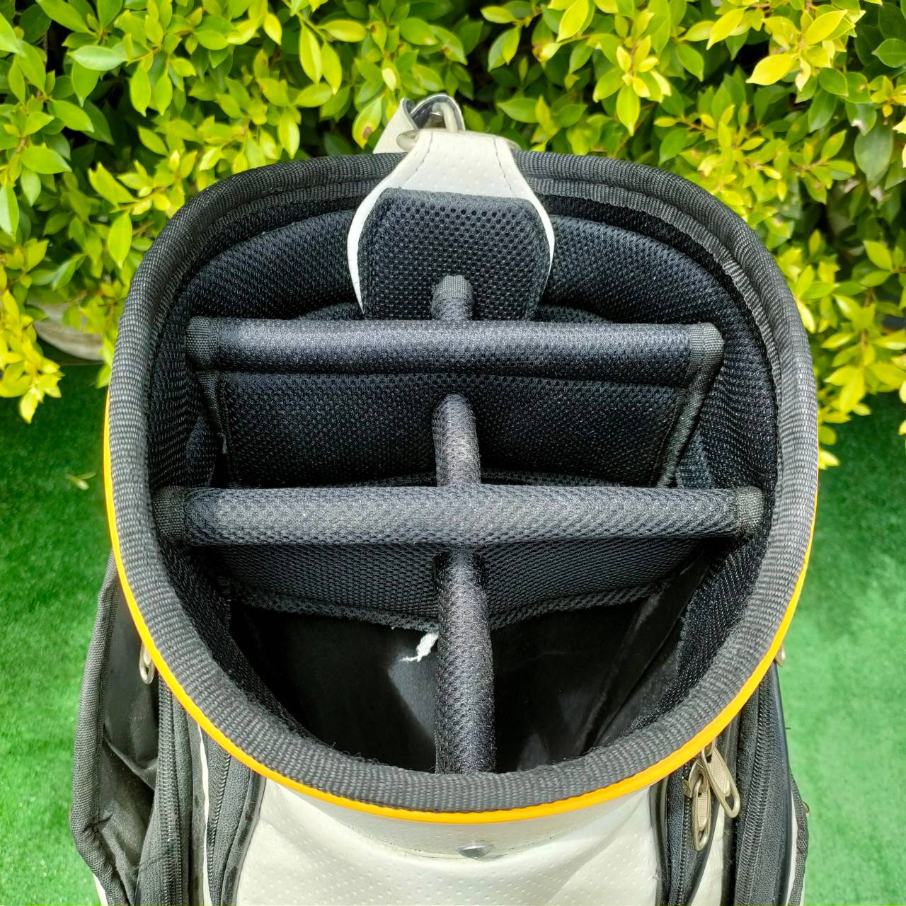 ถุงกอล์ฟ THE VINTAGE CLUB มือสอง ถุง TOUR ใบใหญ่ วัสดุหนังอย่างดี ช่องเก็บของเยอะ มือสอง ของแท้ BY NakaraLuxurious