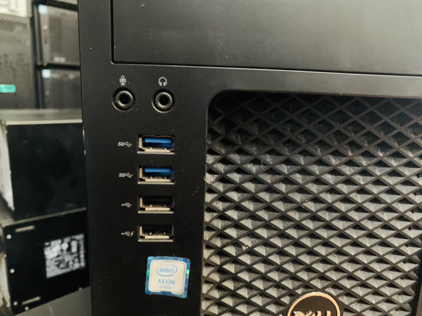 เวิร์คสเตชั่น Dell Precision 3620 MT คอมพิวเตอร์ตั้งโต๊ะ CPU i7-6700 Ram 16 GB SSD 240 GB พร้อมใช้งานมีประกัน