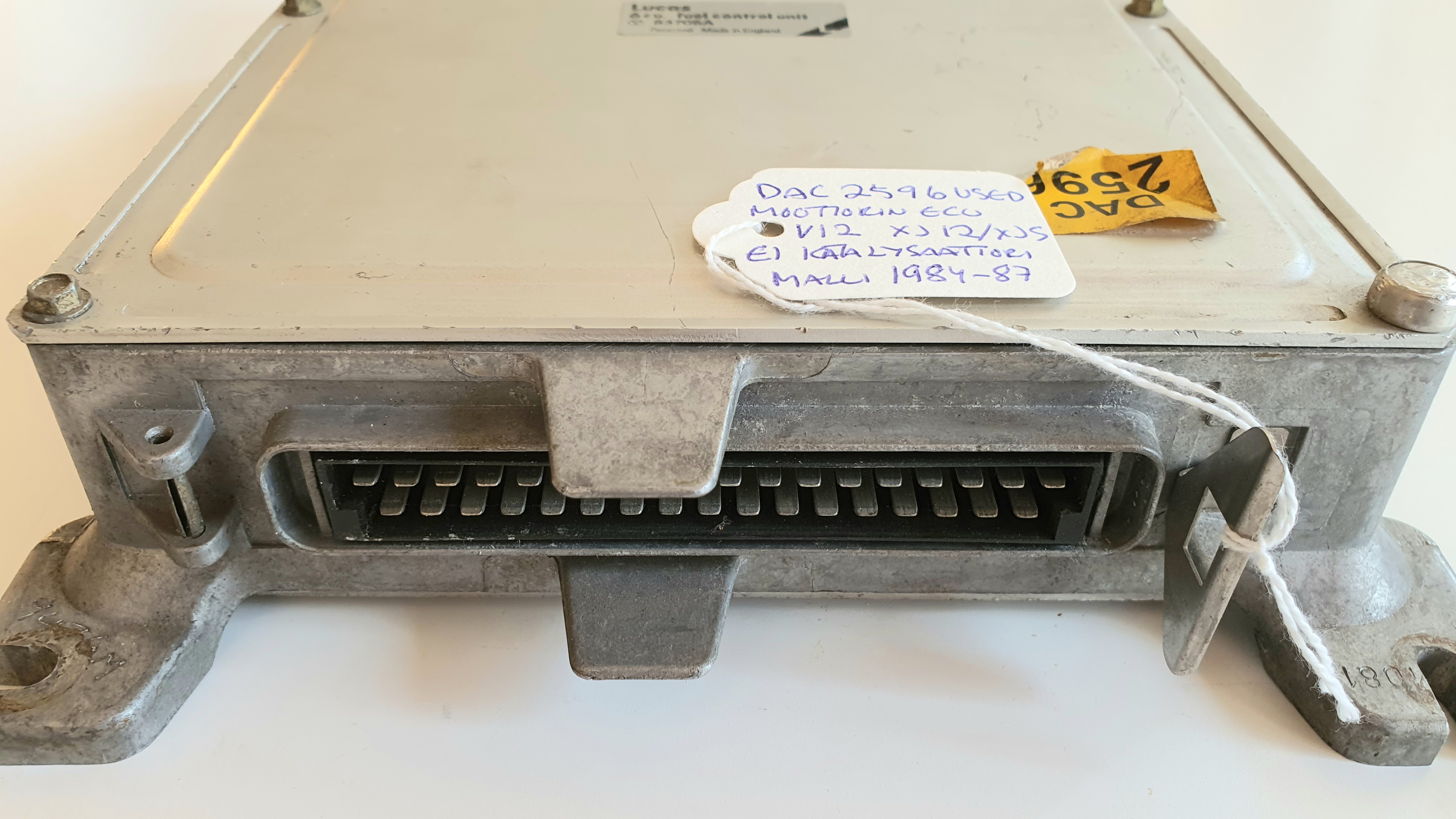 Moottorin ECU XJ12 V12 1984-87, Ei Katalysaattori malli, Käytetty osa =350e
