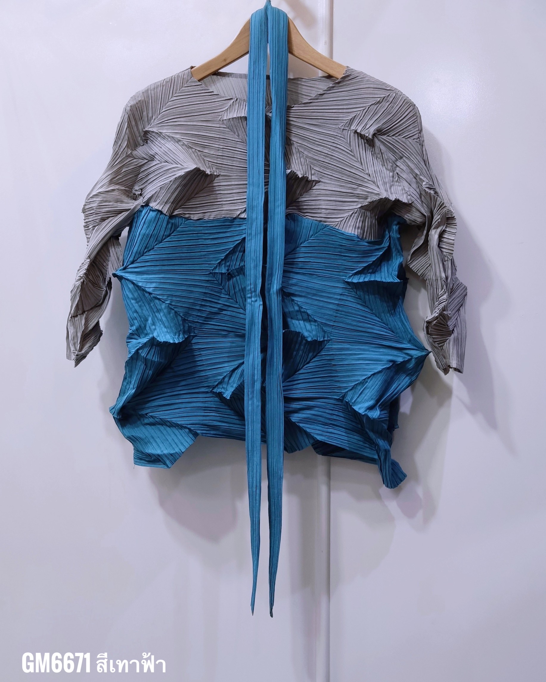 อกถึง 44 นิ้ว 2MUAY GM6671 เสื้ออัดพลีท TWO TONE ZIGZAG PLEATED TOP 7 สี FREE SIZE