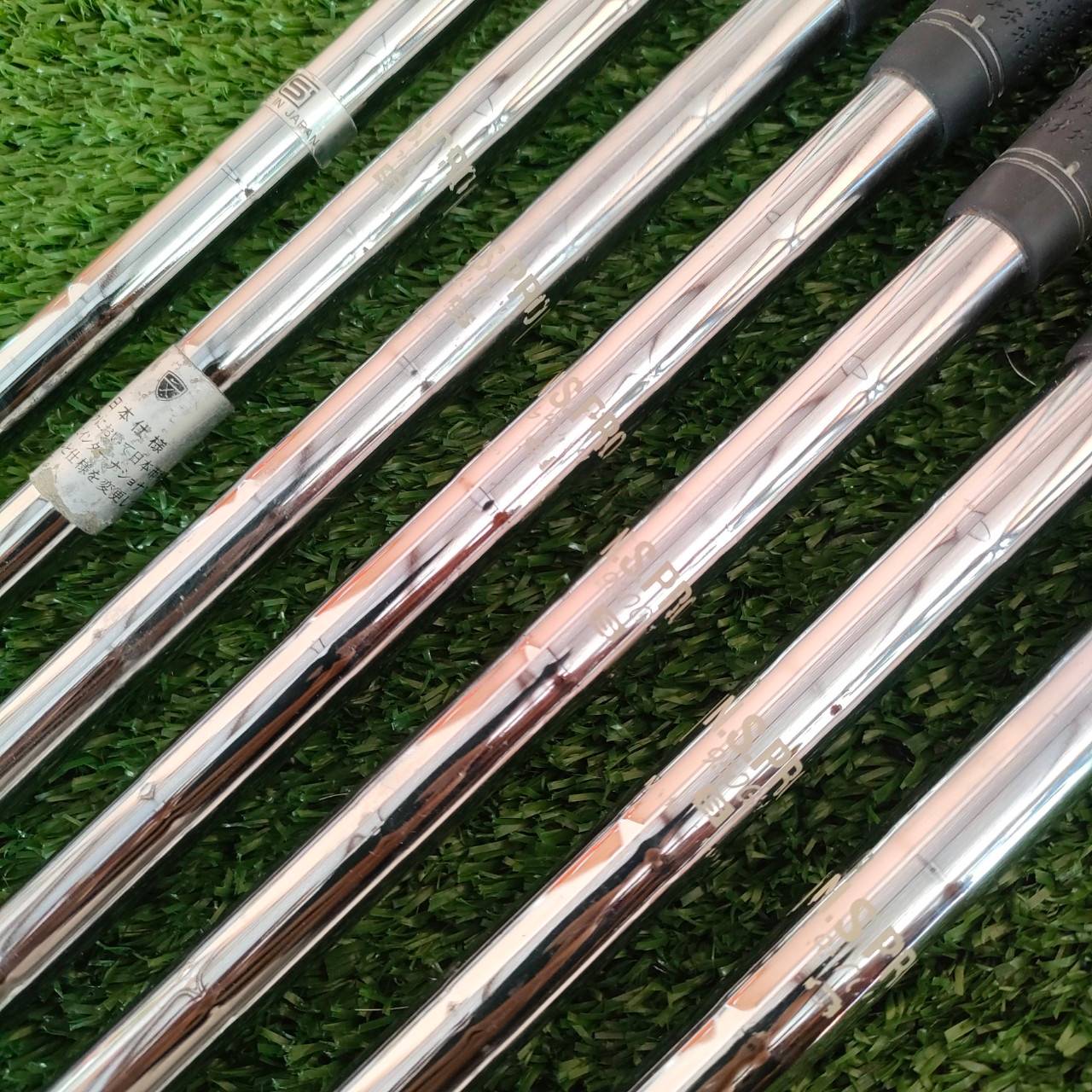 ชุดเหล็ก NIKE CCI มีเหล็ก 4-9 เเละ PW ก้าน N.S.PRO 950 GH FLEX S สภาพเดิมๆ เป็นชุดเหล็กตัวท๊อปของ NIKE ในตอนนั้น ,ตีง่าย มี POCKET CAVITY ด้านหลัง และเป็นเหล็กที่ตีมันส์มาก!! ไม้กอล์ฟมือสอง ของแท้ BY NakaraLuxurious