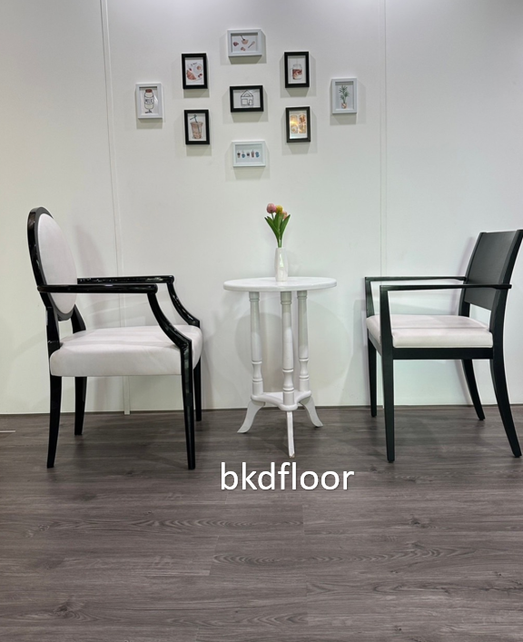 กระเบื้องยาง SPC CLICK LOCK กระเบื้อง ลายไม้คลิกล็อก มีลายธรรมดาClassic และก้างปลาHerringbone หนา4มม. และ5มม. แผ่นปูพื้น พร้อมส่ง ราคาโรงงาน ซื้อจำนวนมากมีราคาพิเศษ