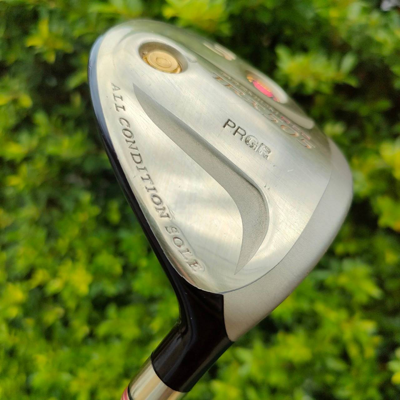 FW3 PRGR PREMIUM RED รุ่น TR-X 505 องศา 16.5 ก้าน PREMIUM RED FLEX R ( M37) เป็นรุ่นพิเศษที่และเป็นรุ่น TOP สูงสุด จากแบรนด์พรีเมี่ยมญี่ปุ่น ไม้กอล์ฟมือสอง ของแท้ BY NakaraLuxurious