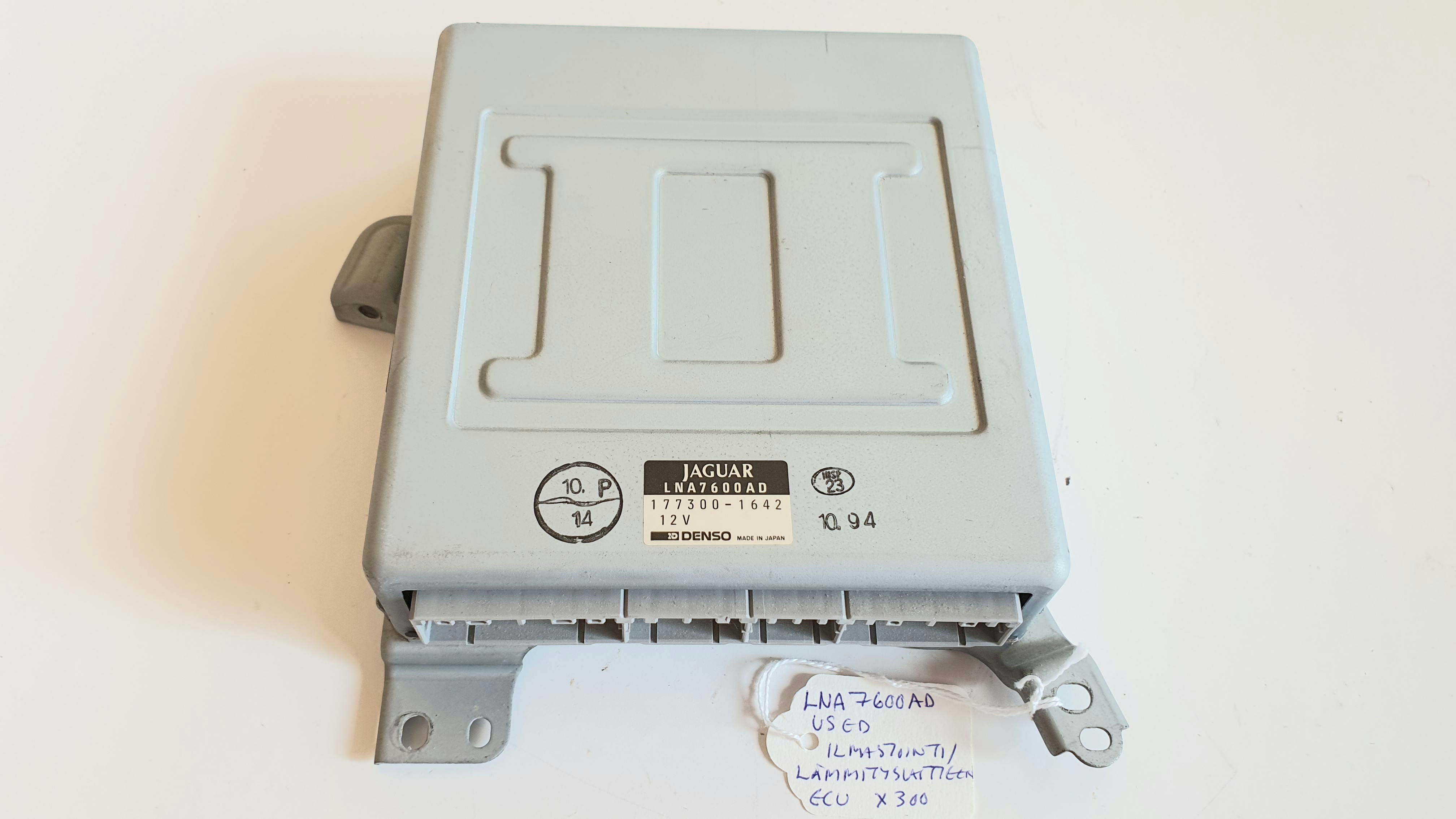 Ilmastointi/lämmityslaitteen ECU X300 Käytetty =75e