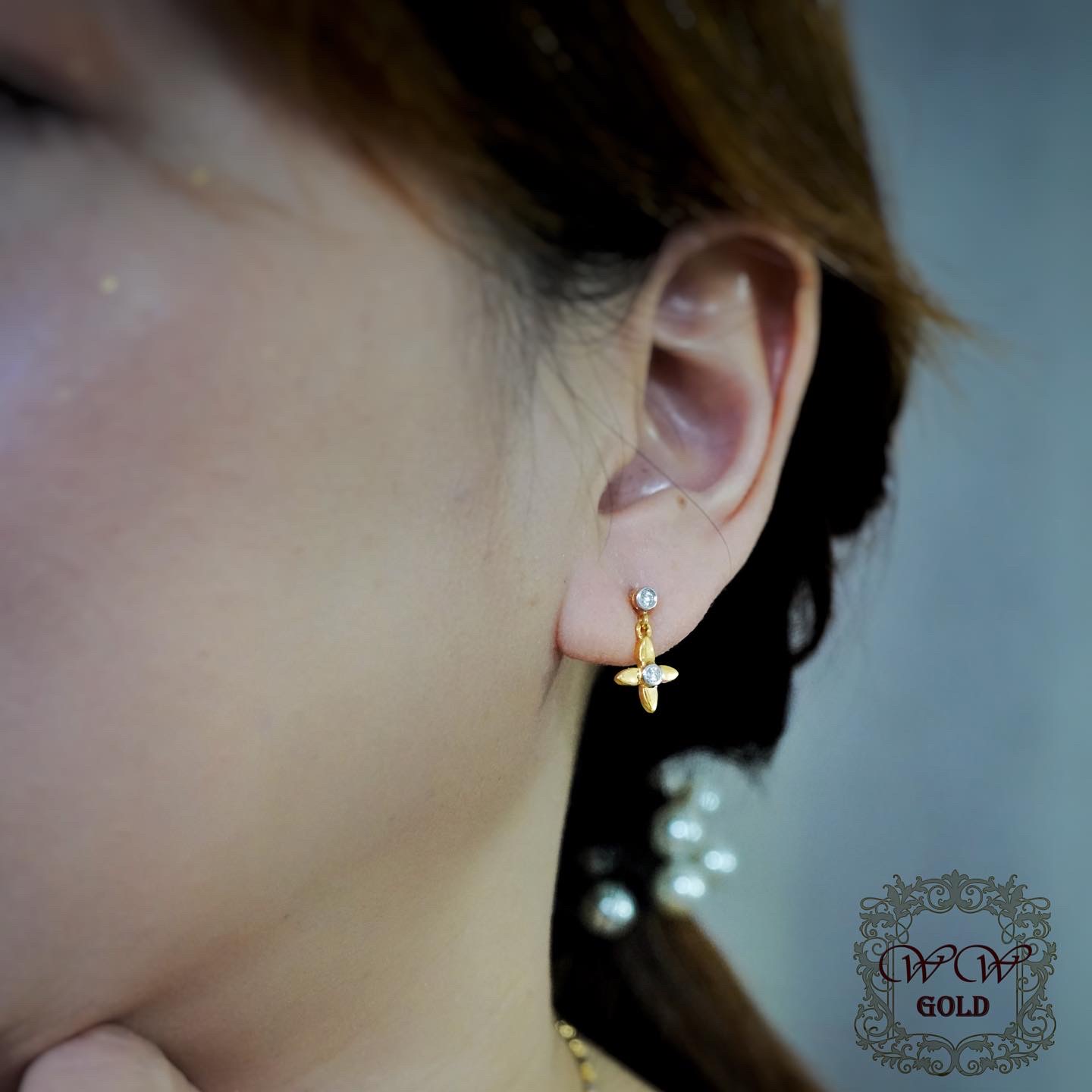 Lv 2 style earring