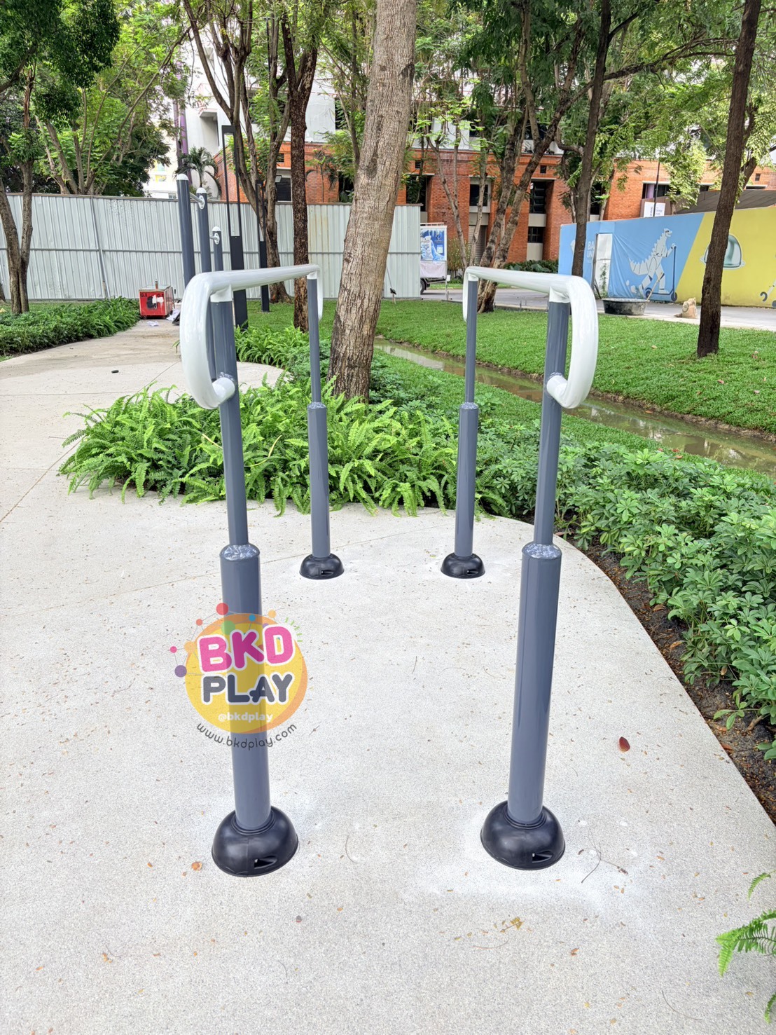 เครื่องออกกำลังกาย กลางแจ้ง ชุดอุปกรณ์ บริหารแขน หัวไหล่ แบบบาร์คู่ ลานกีฬา อเนกประสงค์ สนามกีฬา ผลิตในไทย สั่งทำตามสีที่ต้องการได้