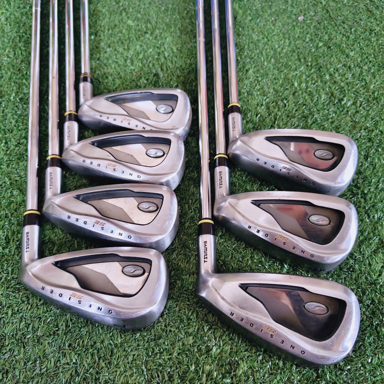 ชุดเหล็ก TSURUYA ONESIDER SE ตีง่ายและไกล เนื่องจากมีดีไซน์ ใบใหญ่ หน้าเด้ง และองศาโกง