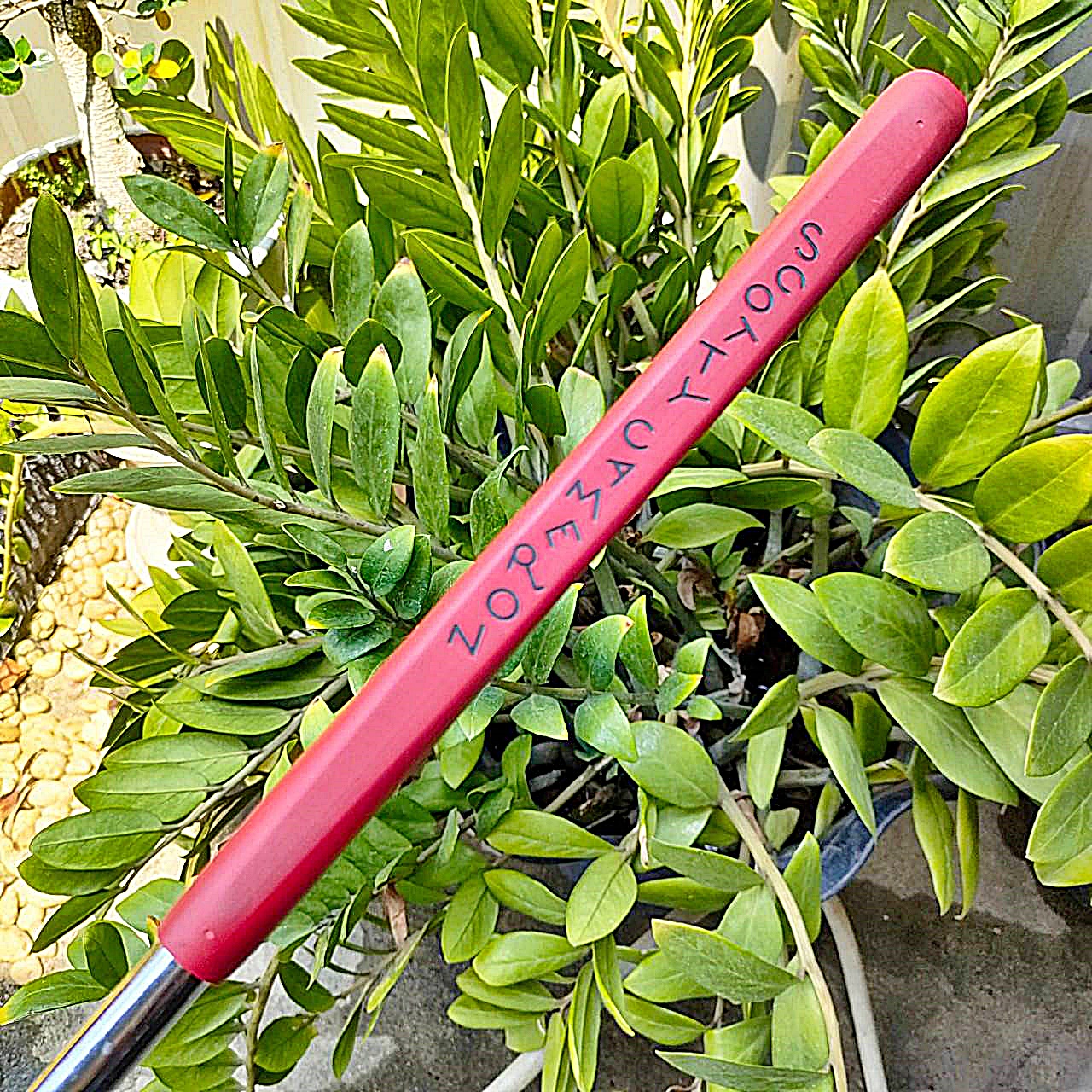 PUTTER SCOTTY CAMERON GOLO 5 ความยาว 35 นิ้ว สภาพสวยเดิมๆทุกอย่าง เสถียรขณะสโตรกลูกสูงสุด ชดเชยสูงมาก เรียกได้ว่าพัตต์ง่ายที่สุดก็ได้ น้ำหนักดีมาก ไม้กอล์ฟมือสอง ของแท้ BY NakaraLuxurious