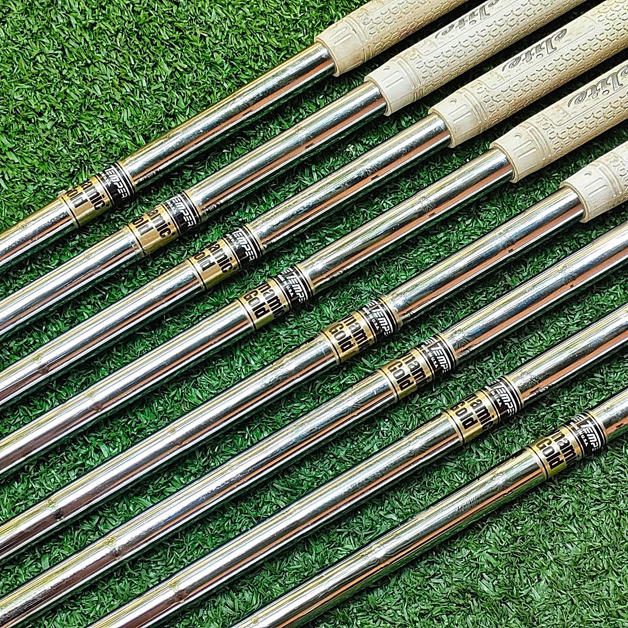 **ไม้กอล์ฟมือซ้าย** ชุดเหล็ก TITLEIST 690 MB มีเหล็ก 3-9 เเละ PW ก้าน DYNAMIC GOLD S200 เหล็ก FORGED ระดับพรีเมี่ยม ไม้กอล์ฟพรีเมี่ยมมือสอง ของแท้ By NakaraLuxurious