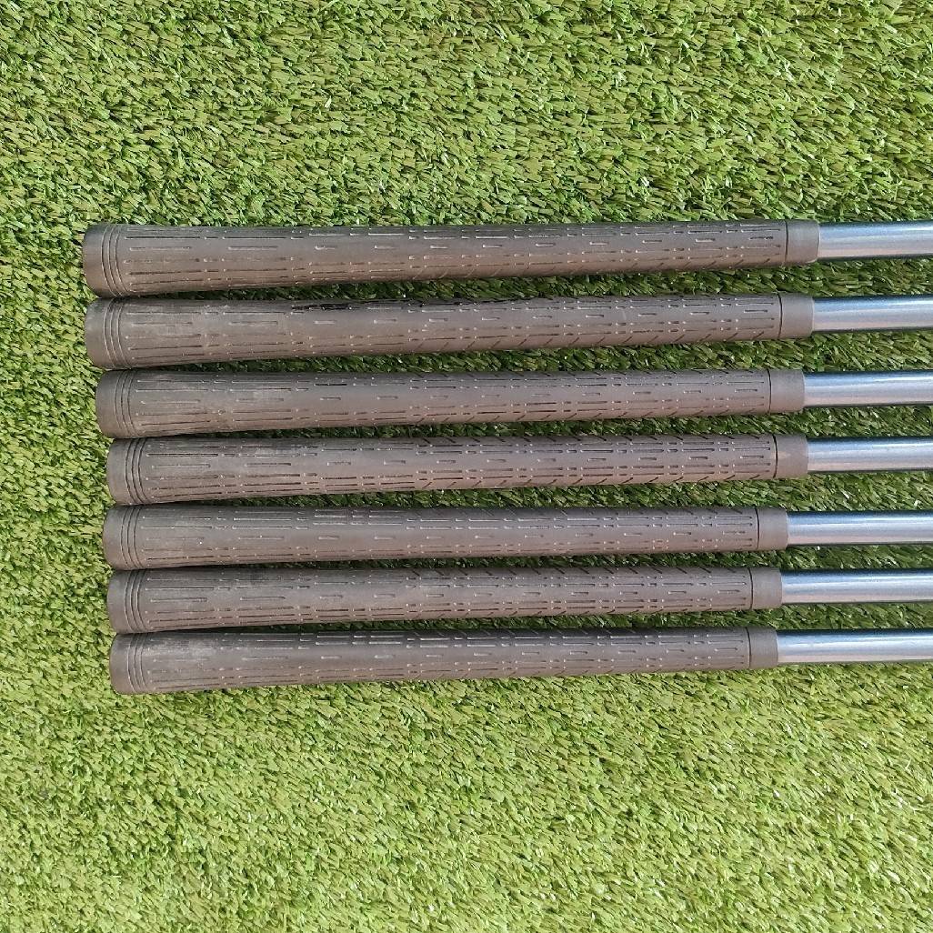 ** ไม้กอล์ฟสำหรับผู้หญิง ** ชุดเหล็ก MIZUNO CHIME LADY มีเหล็ก 5-9 เเละ PW SW