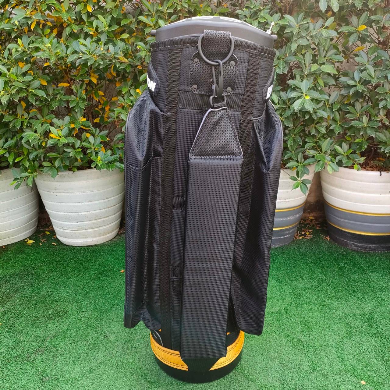 ❤️🔥❤️🔥❤️🔥ลดล้างสต๊อค❤️🔥❤️🔥❤️🔥 ** ถุงกอล์ฟ ของใหม่มือหนึ่ง มีตำหนิ โครงพลาสติกด้านในมีรอยแตก แต่ถุงใช้งานได้ปกติ**