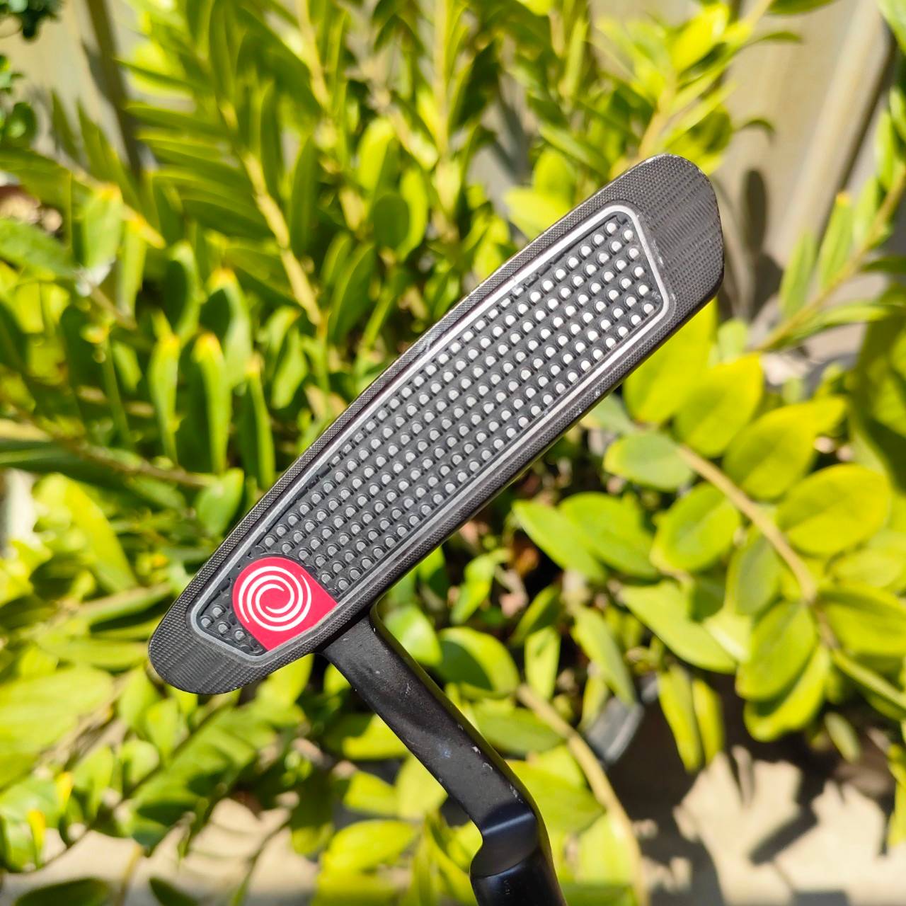 PUTTER ODYSSEY O WORKS 1 ความยาว 34 นิ้ว *กริพเสื่อม* รุ่นนี้หน้าไม้พัฒนาได้ขั้นสุด เกาะไลน์ขั้นเทพแน่นอน พัตต์นิ่งมาก วางน้ำหนักได้ดีขั้นเทพ ไม้กอล์ฟมือสอง ของแท้ BY NakaraLuxurious