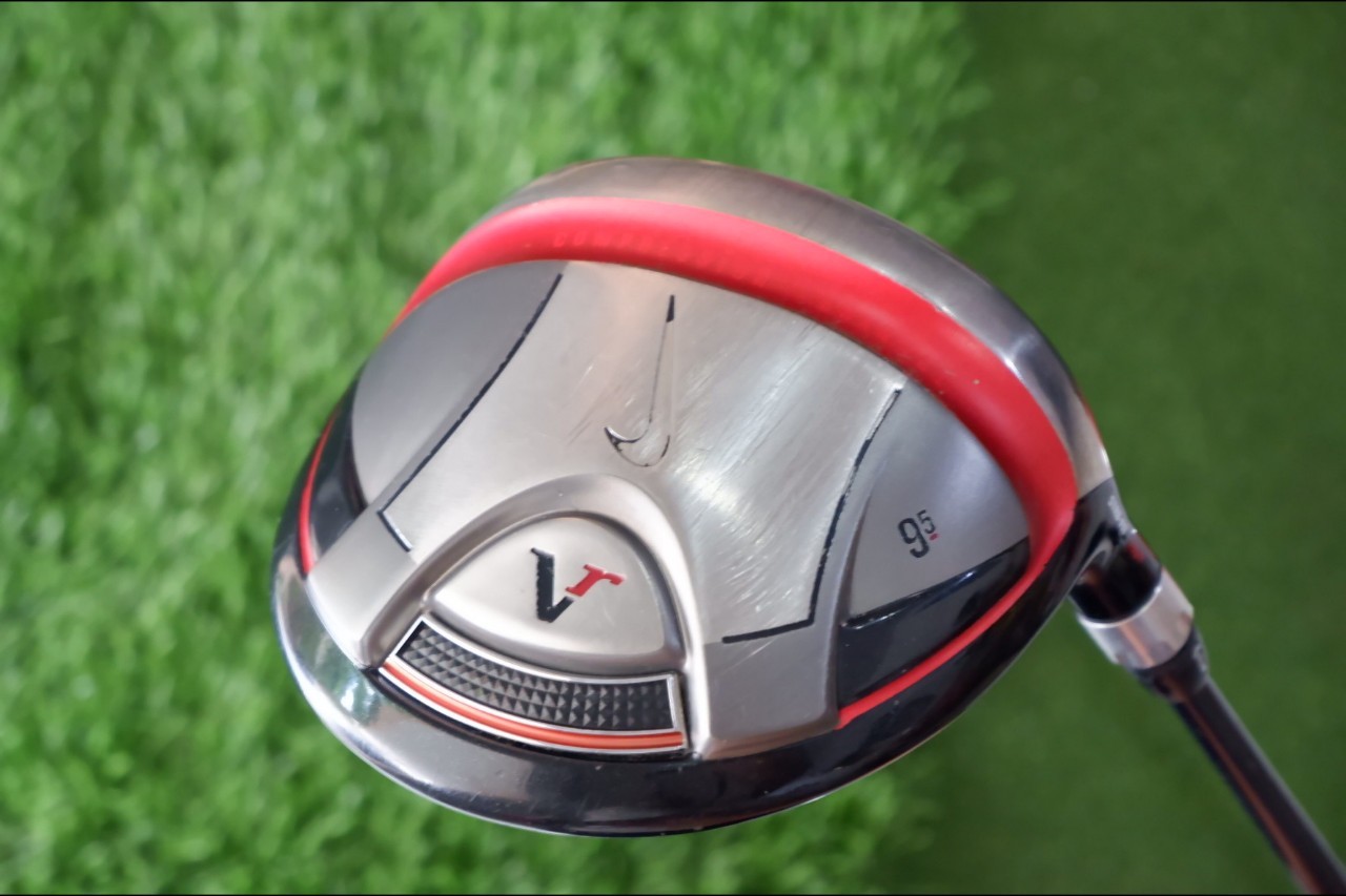 DRIVER NIKE VICTORY RED STR8-FIT TOUR 9.5
