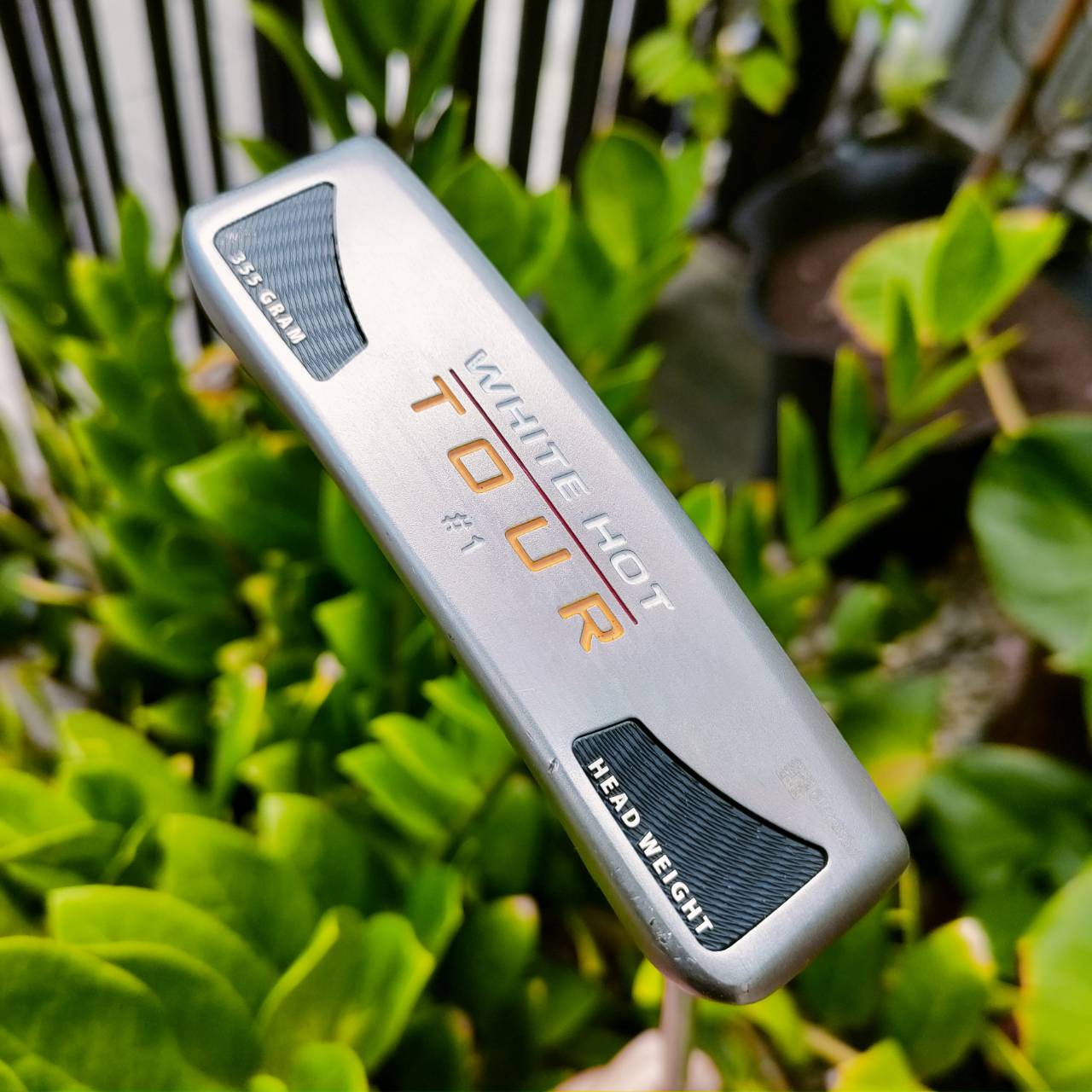 PUTTER ODYSSEY WHITE HOT TOUR #1 ความยาว 34 นิ้ว ใส่กริพ IOMIC สีเหลือง นุ่มมาก เกาะไลน์ที่สุด ไม้กอล์ฟพรีเมี่ยมมือสอง ของแท้ By NakaraLuxurious