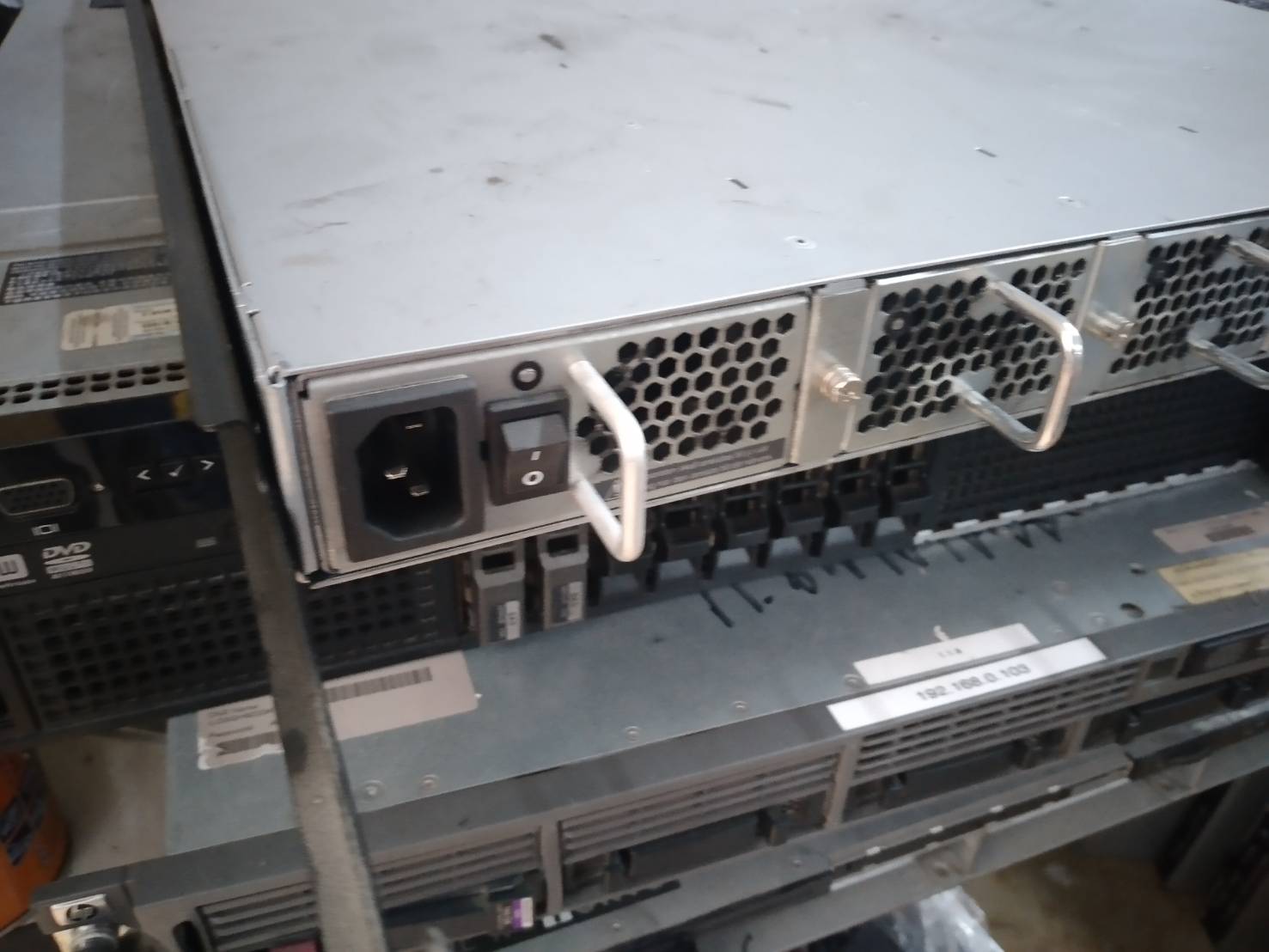 EMC DS-4100B - SilkWorm 4100 Fibre Channel Switch