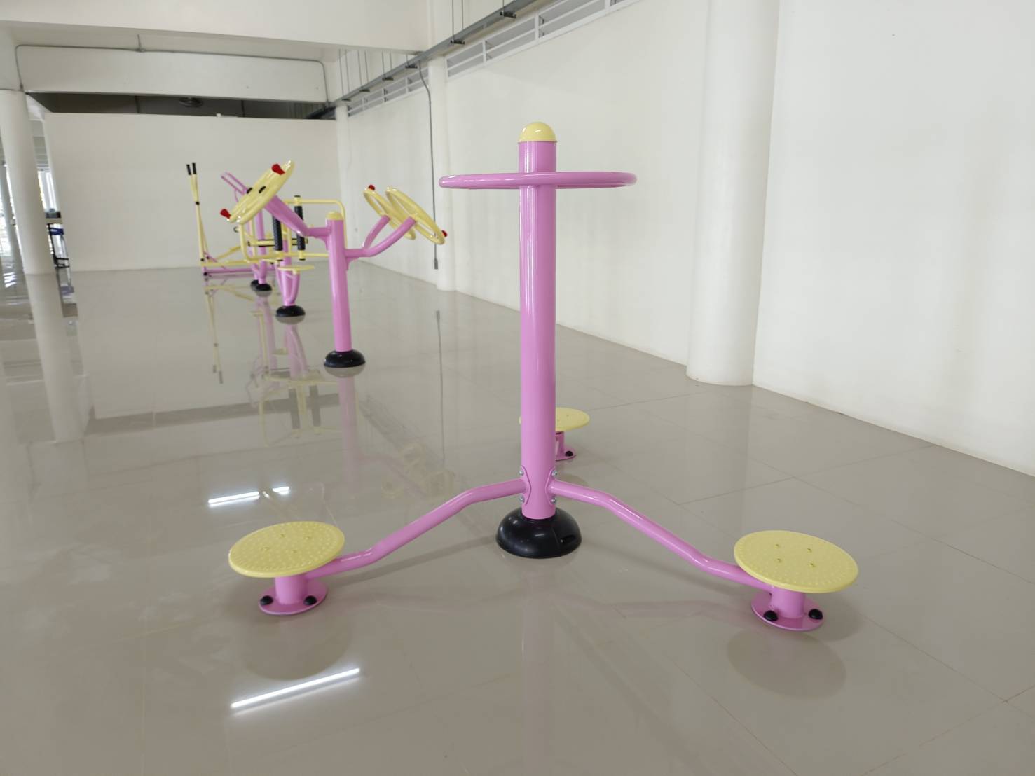 เครื่องออกกำลังกายกลางแจ้งผู้ใหญ่, บริหารข้อ สะโพก แบบยืน บิดเอว 3 ที่ ,ลานกีฬาอเนกประสงค์ สวนสาธารณะ ,เทศบาล,หมู่บ้าน,ผลิตในไทย, สั่งทำตามสีที่ต้องการได้ ขนาด 80x80x120 ซม.