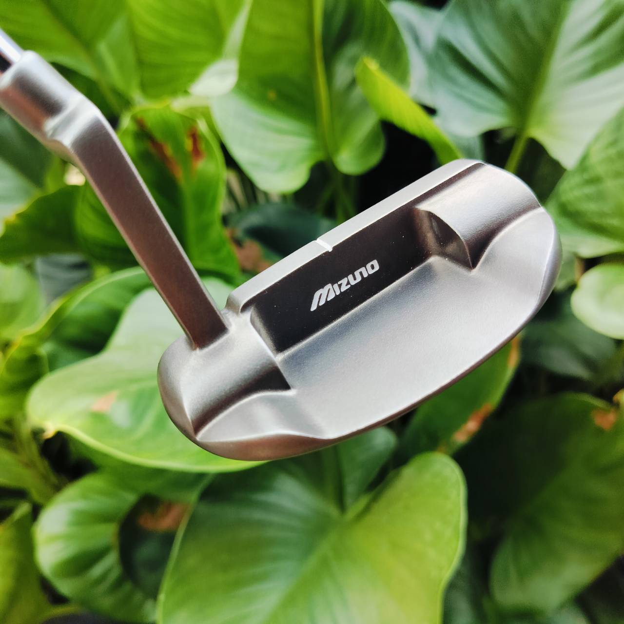 *** ไม้กอล์ฟสำหรับผู้หญิง *** PUTTER MIZUNO EFIL 7 ยาว 32 นิ้ว มี COVER แท้เดิม สภาพสวยนางฟ้า หรูหรามีสไตล์ ไม้กอล์ฟพรีเมี่ยมมือสอง ของแท้ By NakaraLuxurious