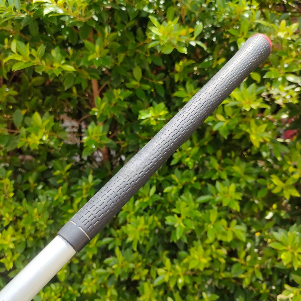 DRIVER TAYLORMADE R9 MAX รุ่น MAX ตีไกลสุดขีด ก้าน FUJIKURA MOTORE FLEX SR องศา 9.5 เป็นรุ่นหน้าเด้งที่สุดของ R9!! ไม้กอล์ฟมือสอง ของแท้ BY NakaraLuxurious