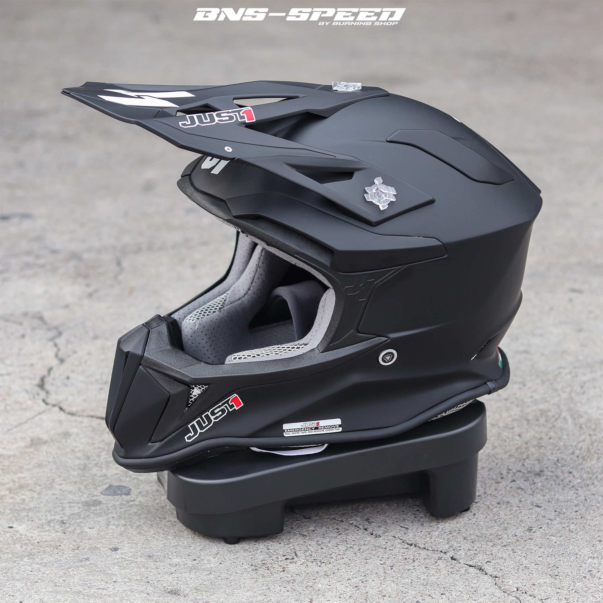 หมวกกันน็อค Just1 J18 Solid Black Matt