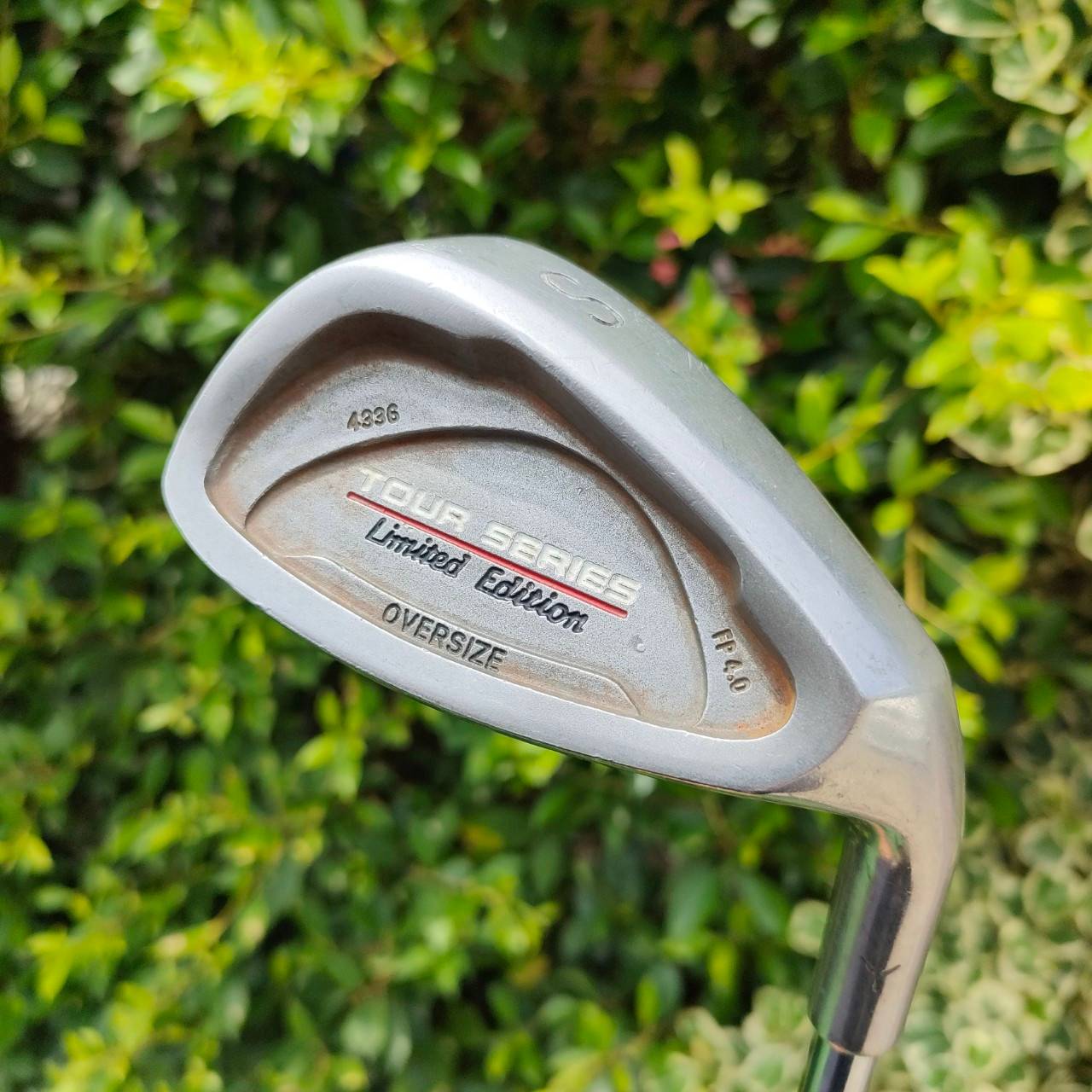 SW TOUR SERIES LIMITED EDITION ** กริฟชำรุด ** องศา 56 WEDGE แบบมี Cavity ชิพง่ายมากๆครับ