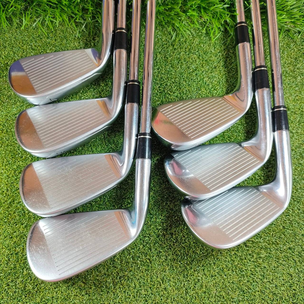 ชุดเหล็ก TAYLORMADE R11 มีเหล็ก 4 - PW สภาพสวยเลยครับ ก้าน N.S.PRO 950GH FLEX R ตีดี ตีง่าย ตีไกลครับ สวยๆนานๆเข้ามา