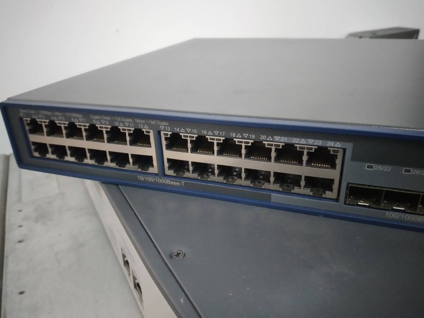 3com 3crs48g-24 Switch 4800g 24 Port 24 10/100/1000 Mbps ports 91 HP jd007a