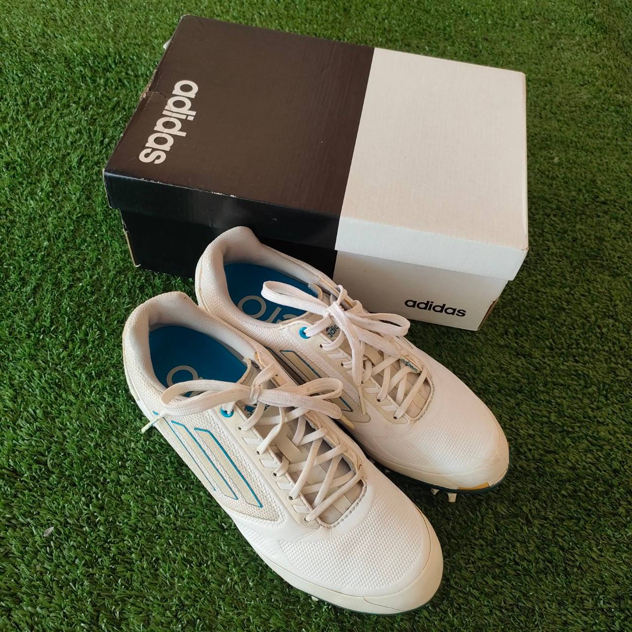 รองเท้ากอล์ฟ ADIDAS มือสอง รองเท้าสำหรับคุณผู้หญิง ไชส์ 36 ของแท้พร้อมกล่อง แทบไม่ได้ใช้งานเลยครับ