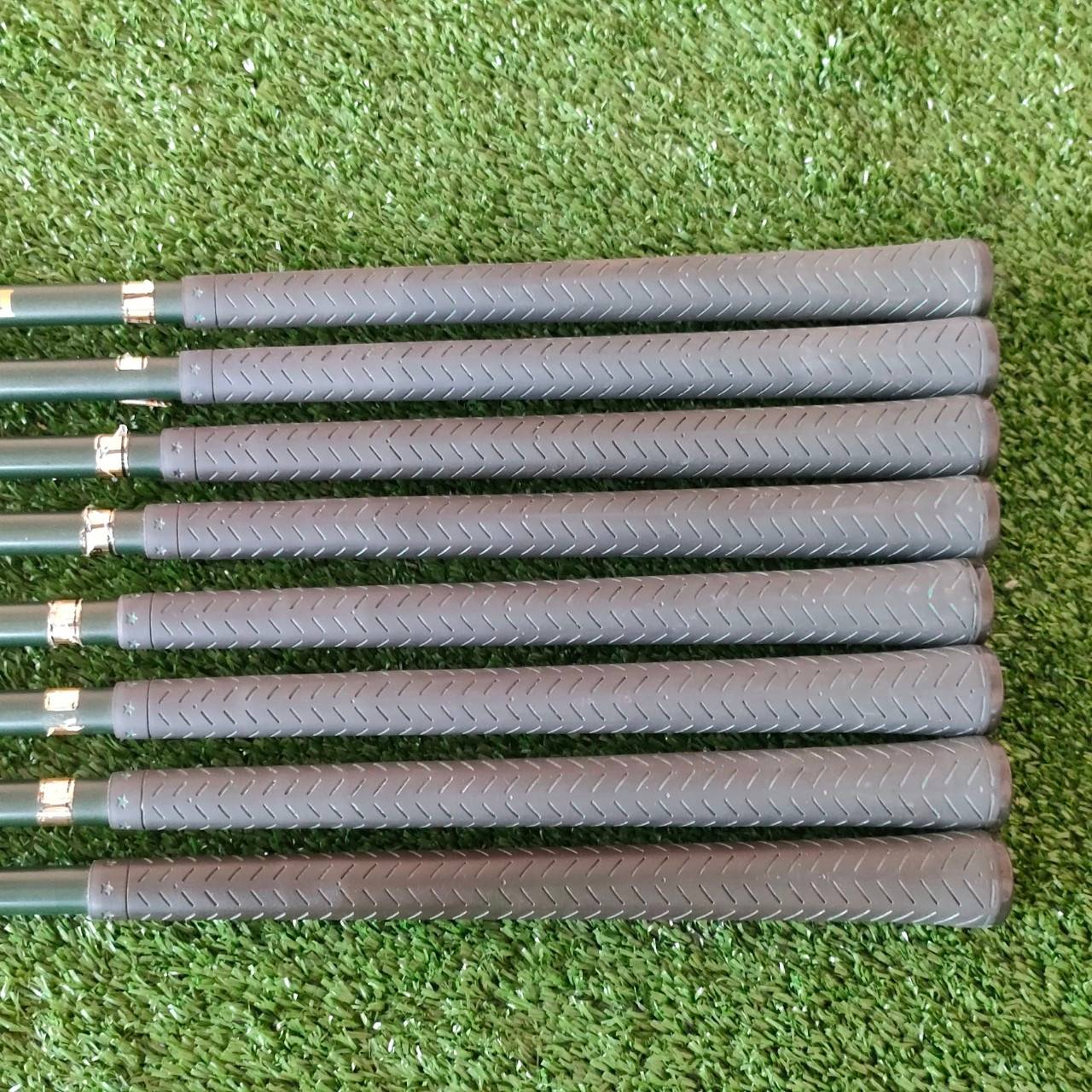 ชุดเหล็ก DAIWA HI-TRAC-TCS TWIN CUS SOLE FLEX R ได้เหล็ก 3 - 10 , DAIWA เป็นก้านกราไฟต์ระดับโลก ตีง่ายและไกล ยืดหยุ่น ไม้กอล์ฟมือสอง ของแท้ BY NakaraLuxurious