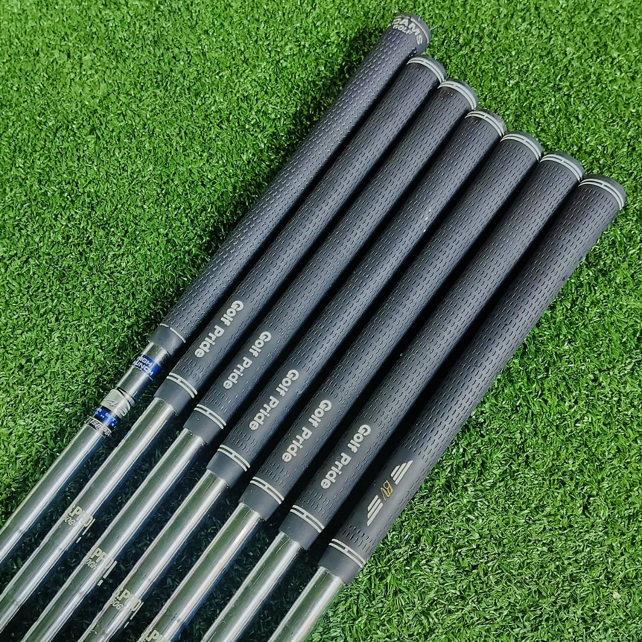 ชุดเหล็ก Titleist AP2 FORGED ออกแบบให้มี DUAL CAVITY ทั้งตีนุ่ม ง่าย ตรง และระยะแม่นยำ ก้าน NS PRO 950 FLEX R มีเหล็ก 4 5 6 7 8 9 PW ไม้กอล์ฟพรีเมี่ยมมือสอง ของแท้ By NakaraLuxurious