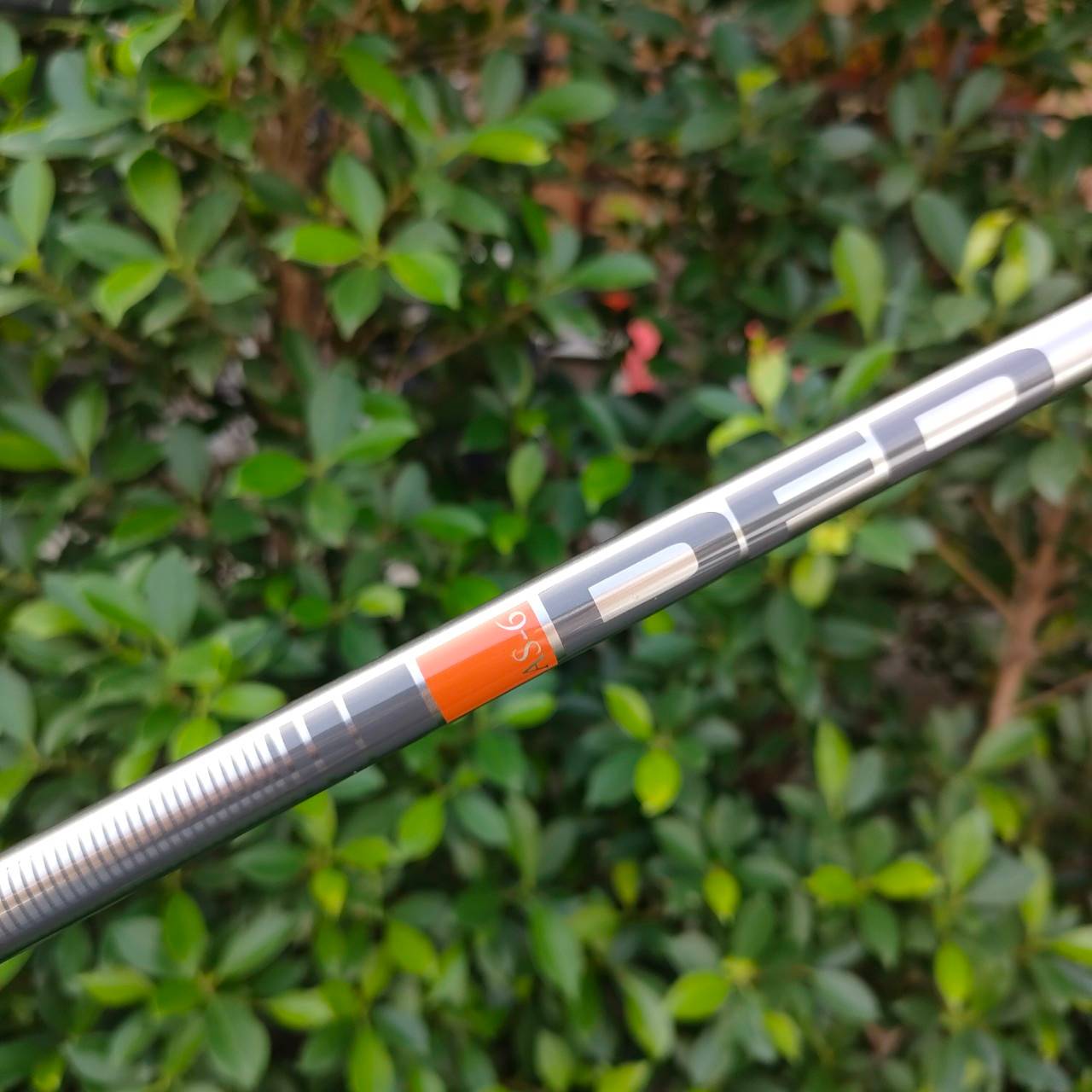 เหล็ก 3 MAKSER AS-6DFD ก้าน UST FLEX R หน้าใบเหล็กยาว ชดเชยความปิดพลาดได้สูง ตีง่าย ใครที่ตีเหล็กยาวไม่ได้ ไม้นี้ช่วยได้ครับ