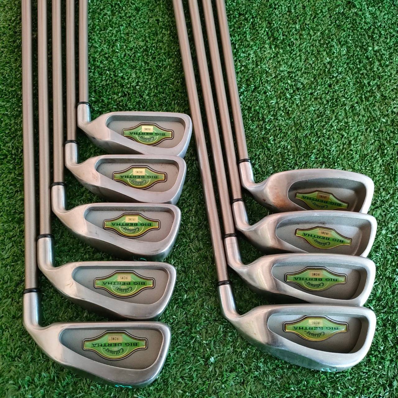 ** ไม้กอล์ฟสำหรับผู้หญิง ** ชุดเหล็ก CALLAWAY BIGBERTHA USA มีเหล็ก 3-9 เเละ PW SW ก้าน LADY GEMS ชุด GEMS ของ Callaway เป็นชุดที่คุณภาพสูงมากๆ ทั้งตีง่าย ก้านเบา นุ่มนวลมากครับ