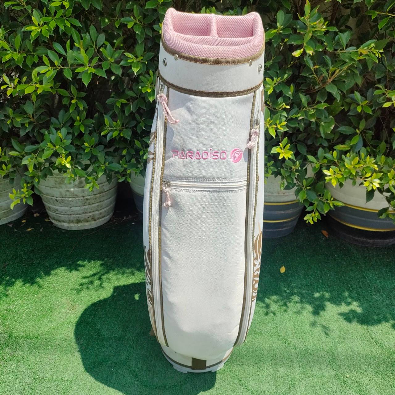 ถุงกอล์ฟ PARDISO มือสอง มีตำหนิ มีรอย ลอก มีรูปให้ชม ของใหม่ใบเป็นหมื่นครับ