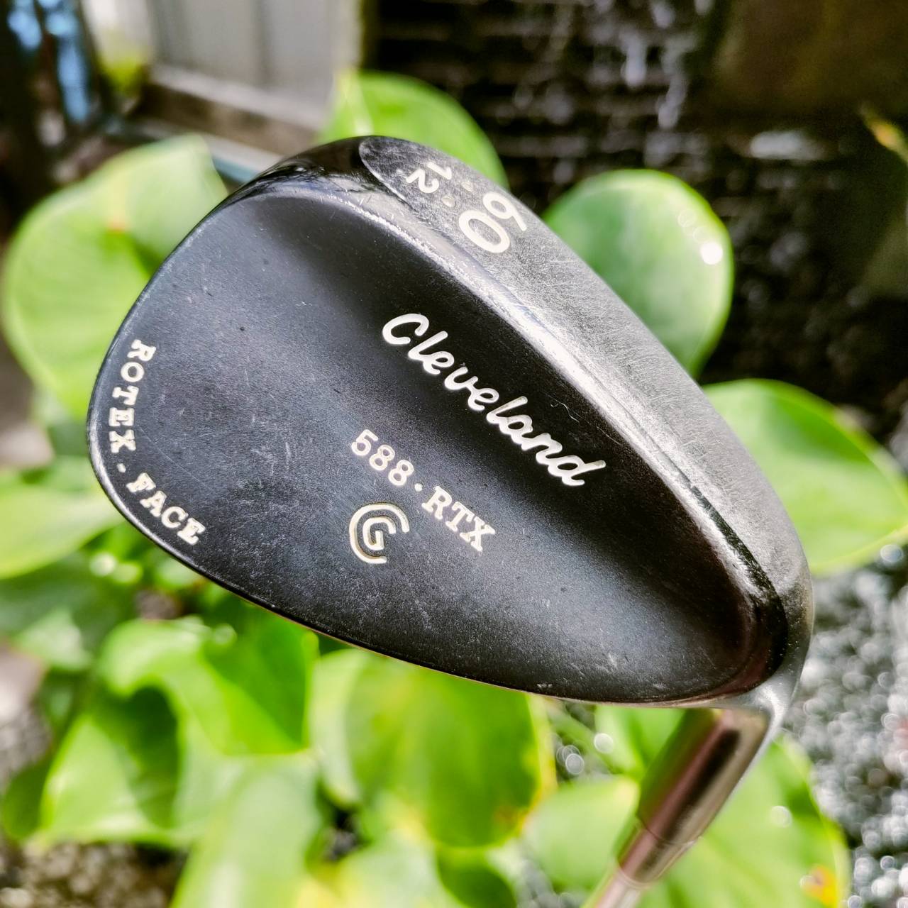 WEDGE CLEVELAND 588 RTX องศา 60 BOUNCE 12 ก้าน TOUR ACTION WEDGE FLEX กริพ IOMIC อย่างดีเลยค่ะ สปินดีมาก ตกหยุดถอยหลังเลยค่ะ ใช้ดีมาก!!! ไม้กอล์ฟพรีเมี่ยมมือสอง ของแท้ By NakaraLuxurious