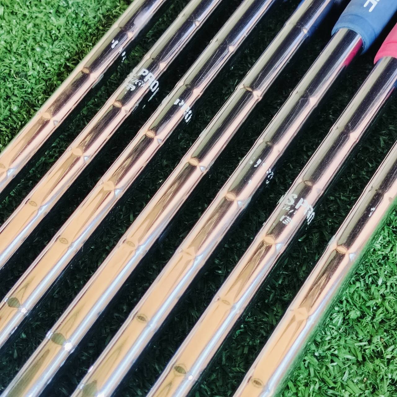 ชุดเหล็ก Titleist AP2 712 ชุดเหล็กประสิทธิภาพสมบูรณ์แบบ เหล็ก FORGED พรีเมี่ยม DUAL CAVITY ตีทั้งนุ่ม ง่าย และได้ระยะที่แม่นยำ ไม้กอล์ฟพรีเมี่ยมมือสอง ของแท้ By NakaraLuxurious