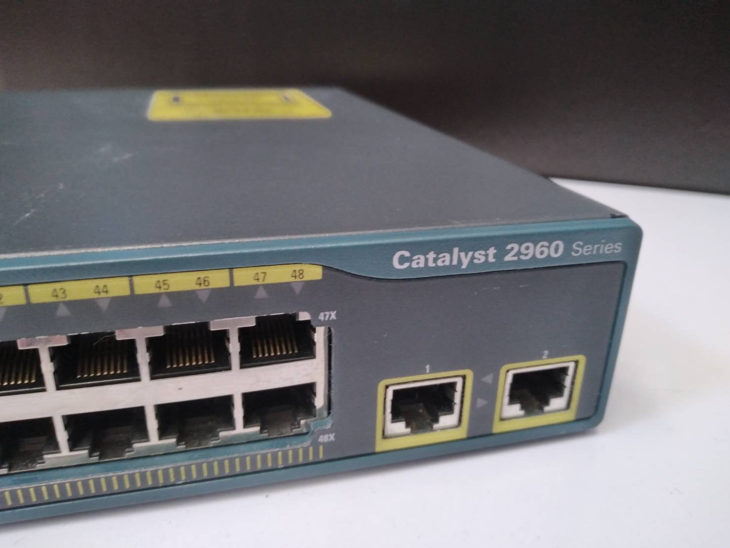 Cisco WS-C2960-48TT-L V02 Catalyst 2960 Series 48-Port Network Switch