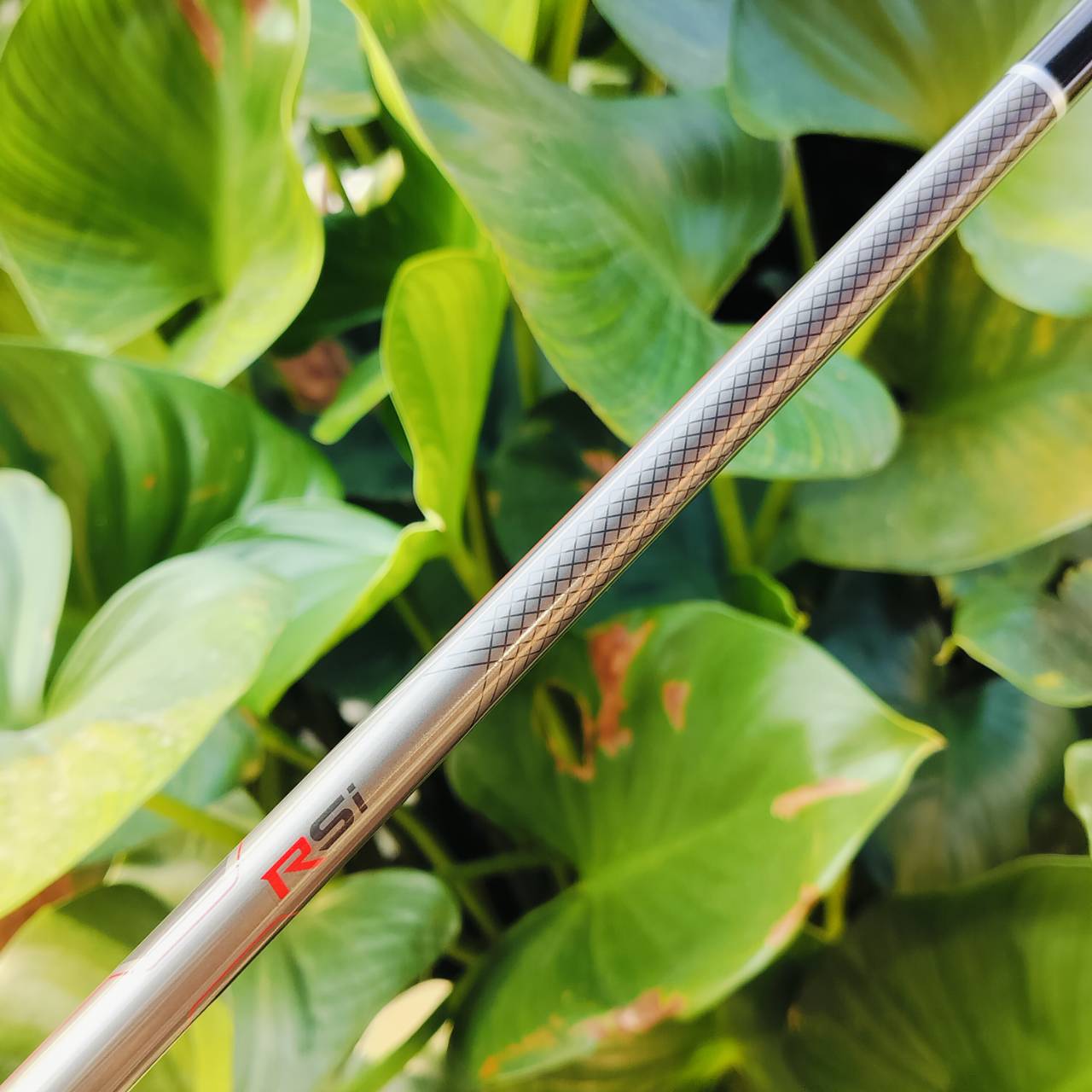 ชุดเหล็ก Taylormade RSi2 Forged สภาพสวยมาก เดิมๆทุกชิ้นเลยค่ะ มีเหล็ก 6 ชิ้น 5-6-7-8-9-PW ก้านกราไฟต์ TM7-215 FLEX R เป็นชุดเหล็กที่ชดเชยความผิดพลาดสูงสุด จากเทคโนโลยีที่ล้ำสมัยของ Taylormade ไม้กอล์ฟพรีเมี่ยมมือสอง ของแท้ By NakaraLuxurious