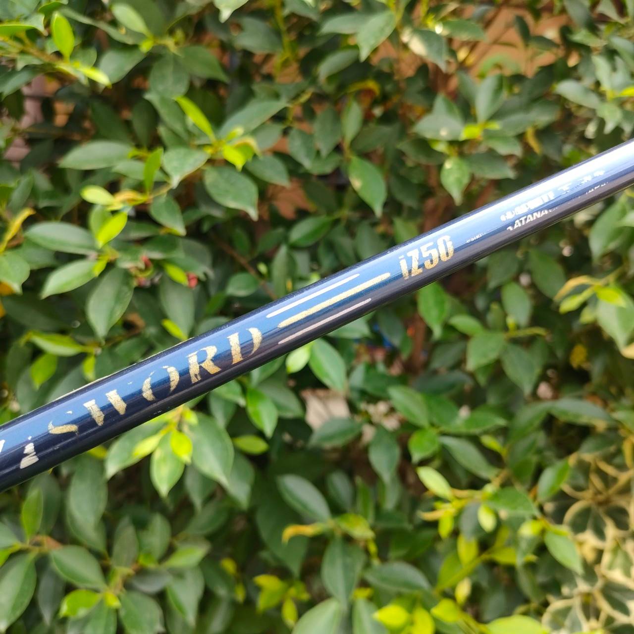 FW3 KATANA SWORD iZU 275 ก้าน SWORD iZ50 เป็น FW SWORD รุ่นดัง ที่ตีง่ายและได้ระยะมากๆครับ