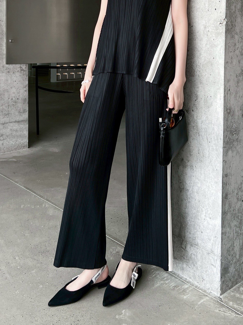 ปรับราคาลง20%!! ยาว 37.5นิ้ว 2MUAY รุ่น GJO1603 กางเกงพลีทคุณภาพ SIDE STRIPED TWO TONE PLEATED PANTS 6 สี FREE SIZE